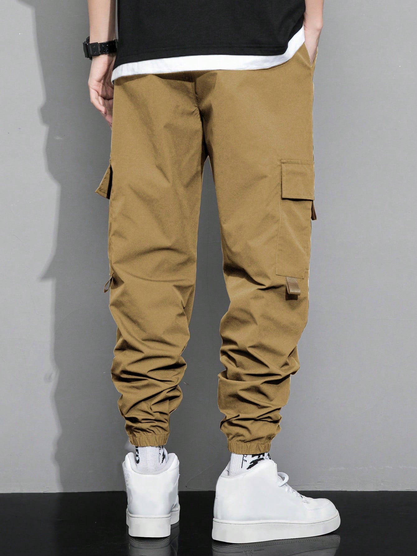 Calça Masculina Cargo Solta Estampa Cartoon E Bolsos Sobrepostos Calça Masculina Cargo Solta Estampa Cartoon E Bolsos