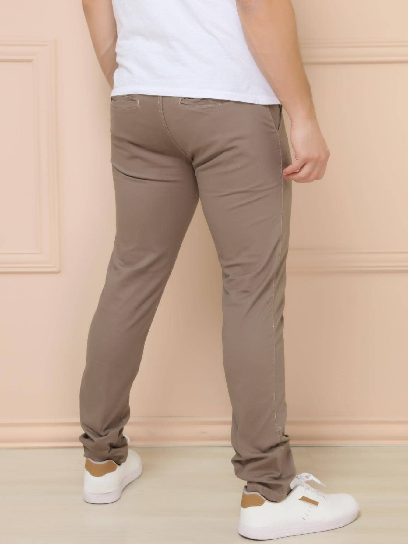 Calça Masculina Social Slim Fit Com Tecido Stretch E Corte Ajustado Calça Masculina Social Slim Fit Com Tecido Stretch