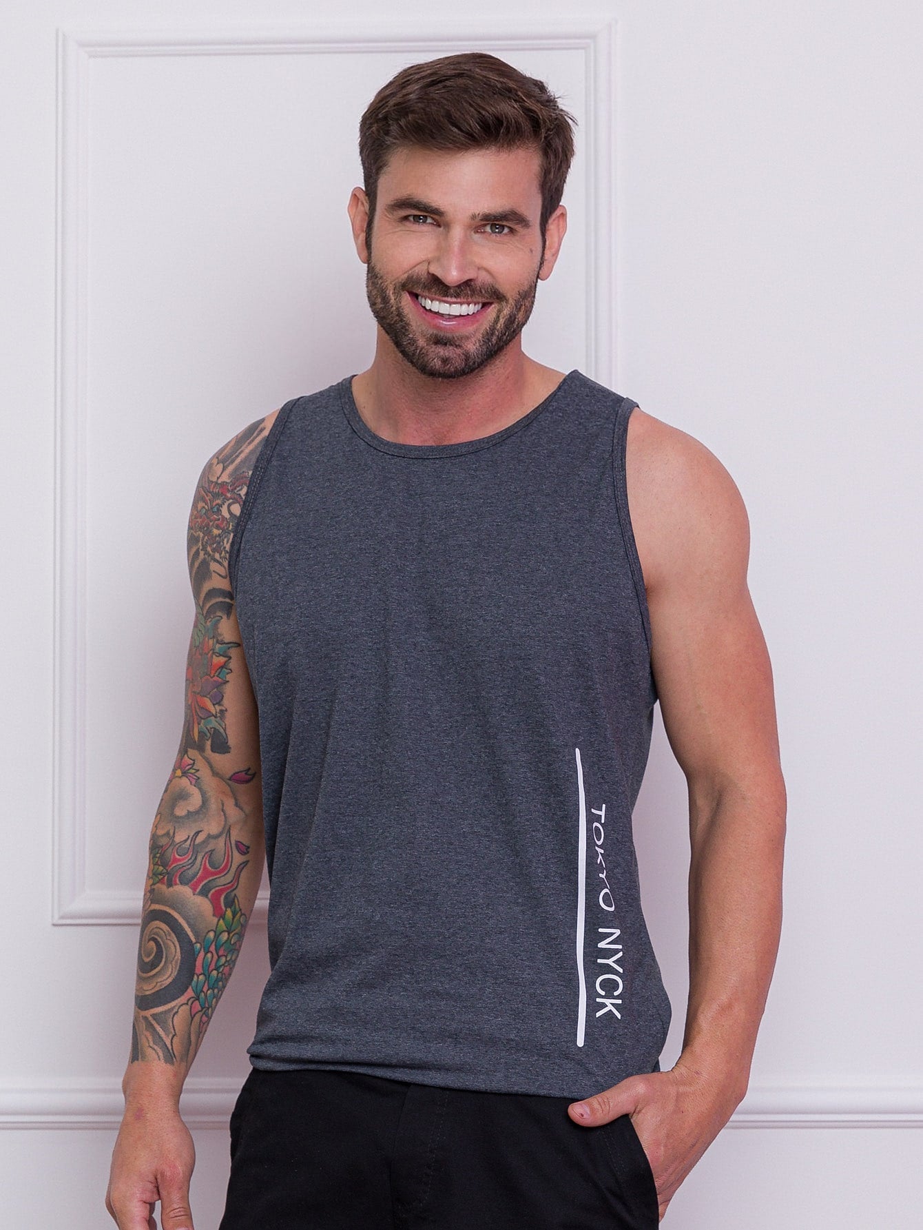 Camiseta Regata Masculina Básica Design Clean Estilo Casual Chumbo / PP Camiseta Regata Masculina Básica Design Clean