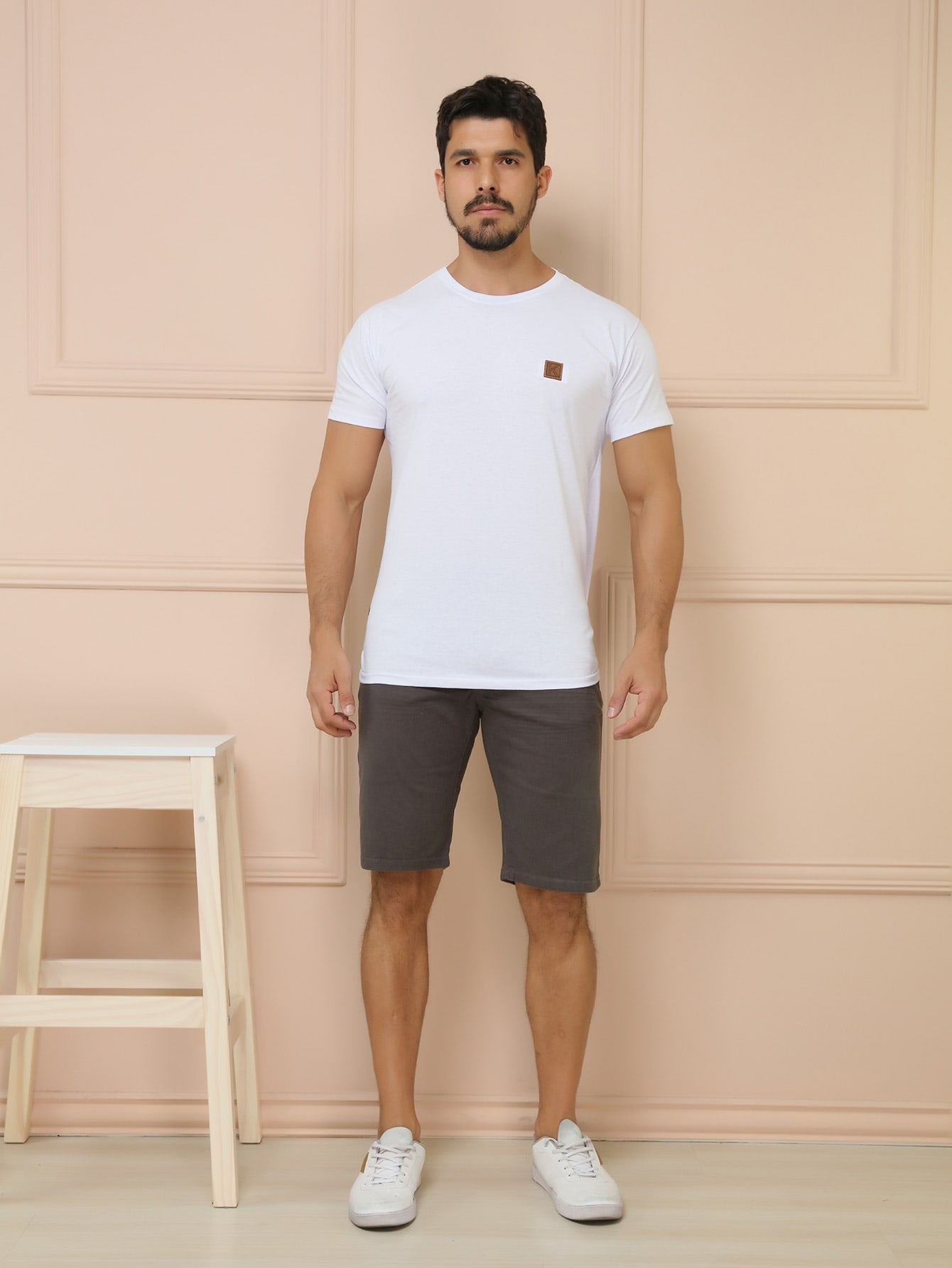 Shorts Masculino De Linho Com Cós De Elástico E Caimento Leve Shorts Masculino De Linho Com Cós De Elástico E Caimento