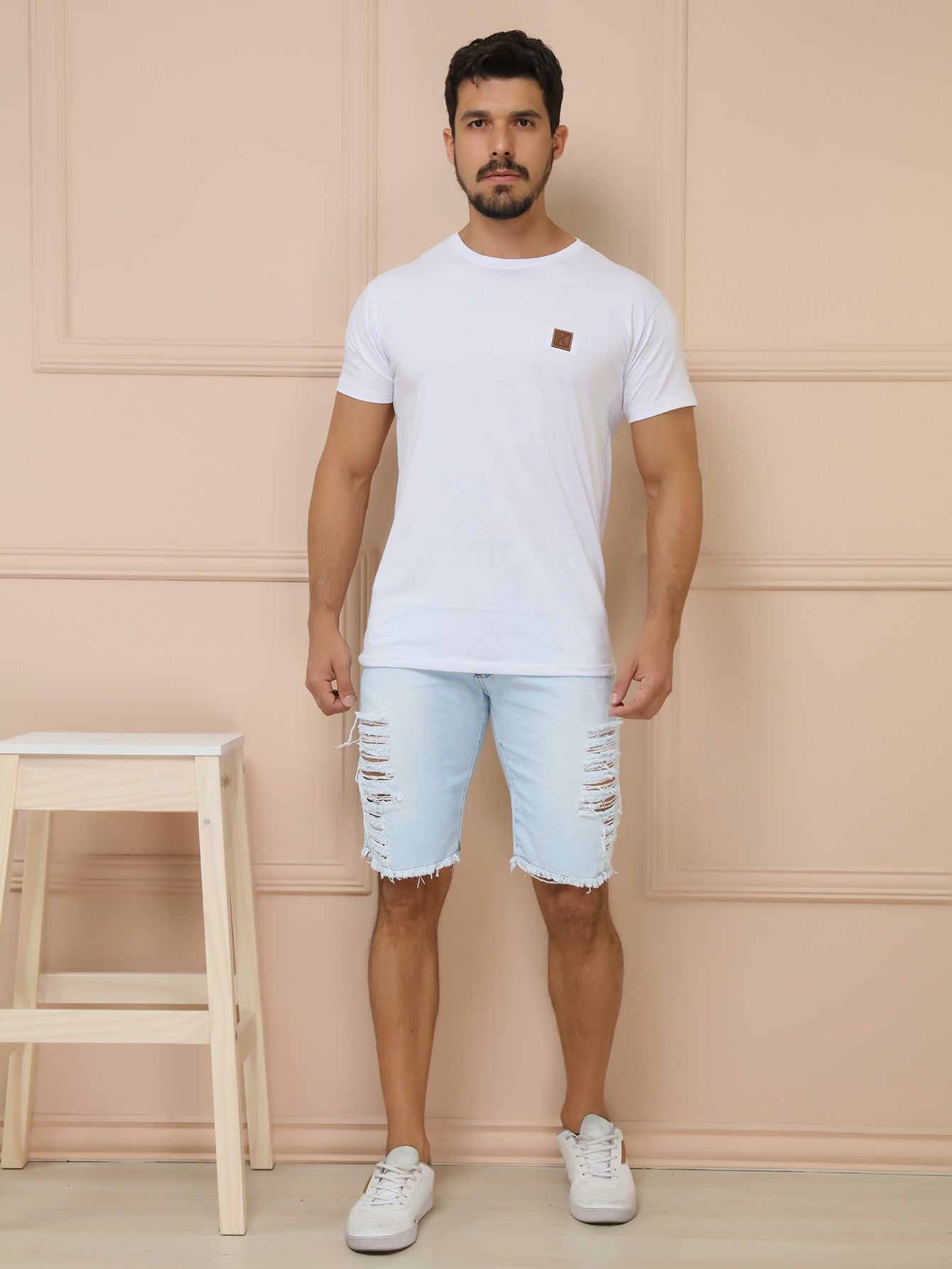 Shorts Masculino Casual Com Cós Reto E Bolsos Laterais Shorts Masculino Casual Com Cós Reto E Bolsos Laterais