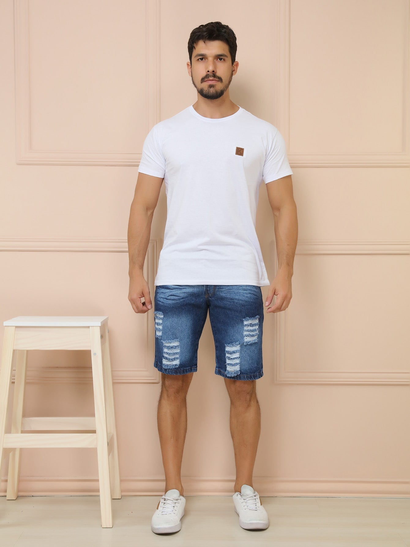 Shorts Masculino Casual Com Cós Reto E Bolsos Laterais Shorts Masculino Casual Com Cós Reto E Bolsos Laterais