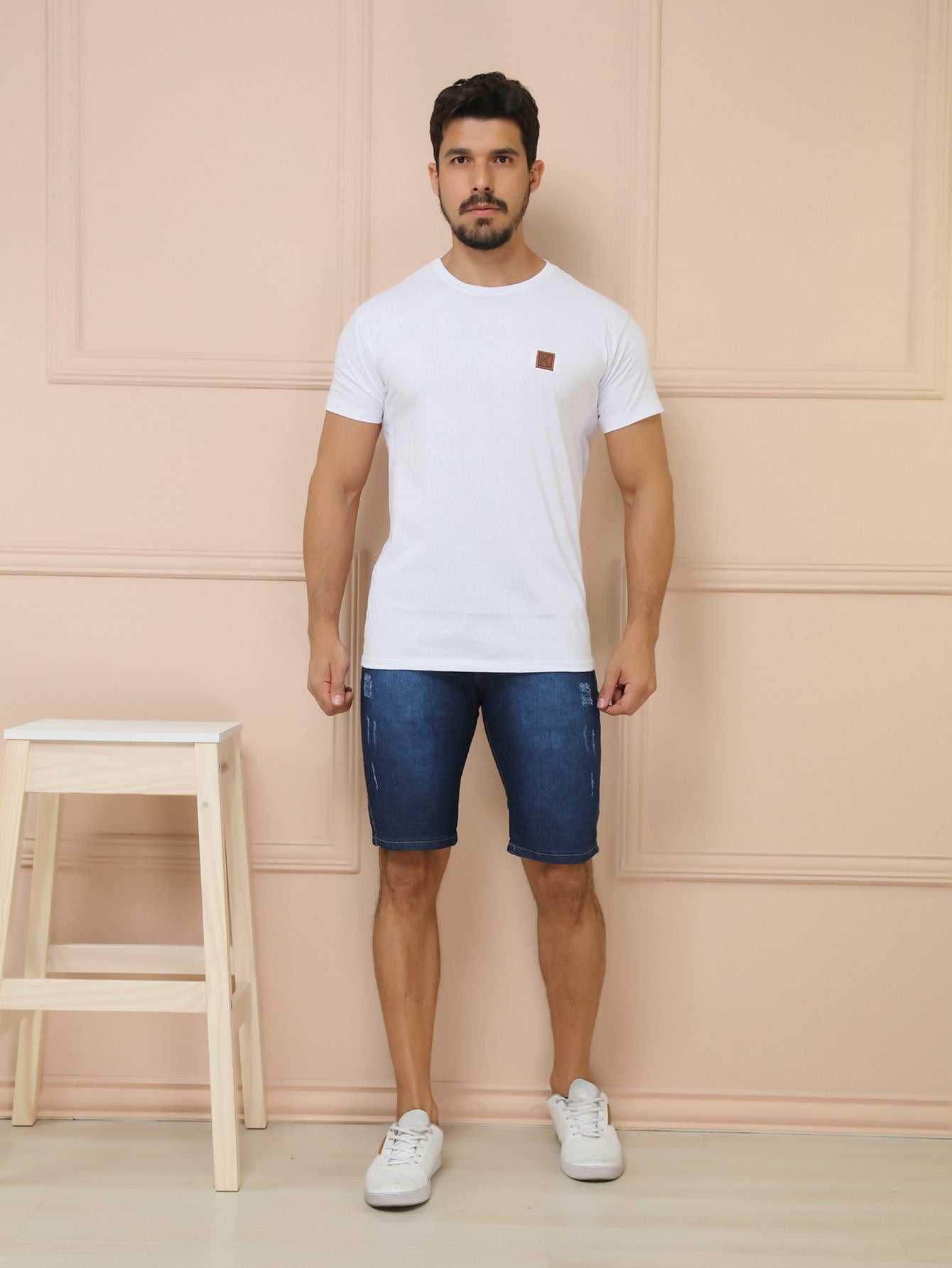 Shorts Masculino Casual Com Cós De Elástico E Barra Reta Shorts Masculino Casual Com Cós De Elástico E Barra Reta