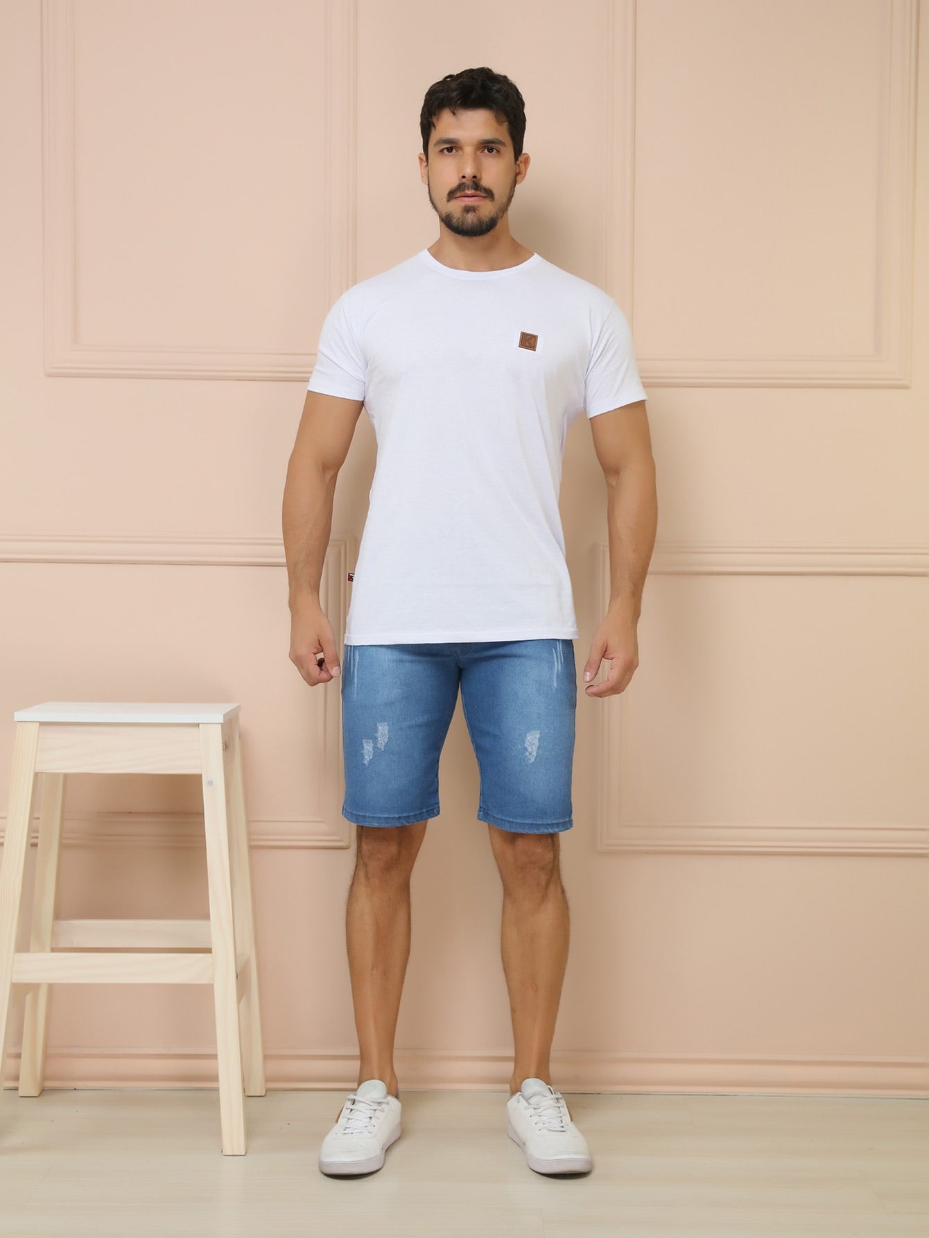 Shorts Masculino Casual Com Cós De Elástico E Barra Reta Shorts Masculino Casual Com Cós De Elástico E Barra Reta