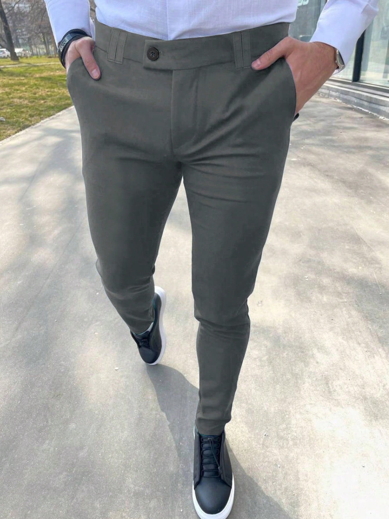 Calça Masculina Social Slim Fit Com Corte Moderno E Cós Ajustável Calça Masculina Social Slim Fit Com Corte Moderno E