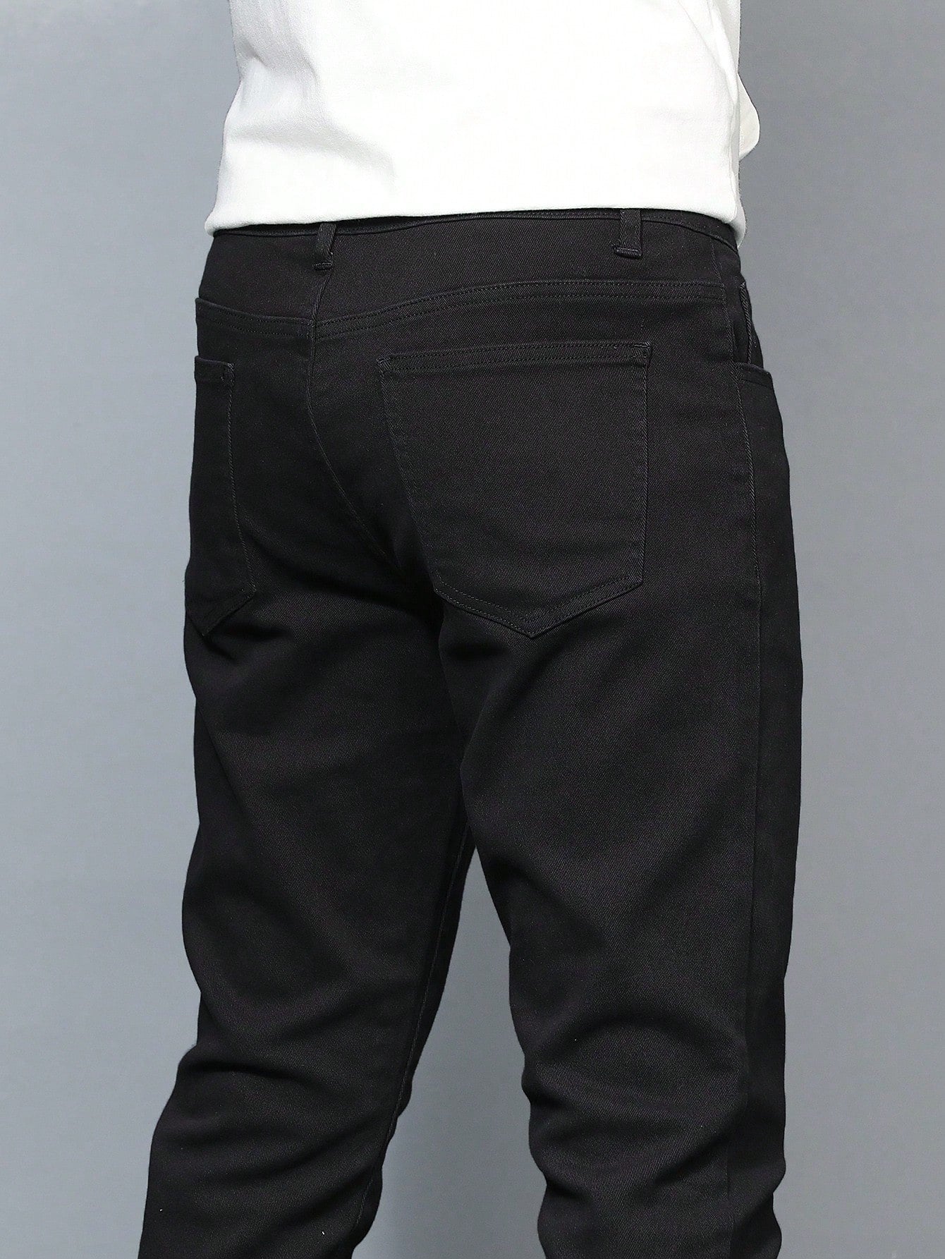 Calça Masculina Jeans Slim Fit Com Bolsos Diagonais E Design Moderno Calça Masculina Jeans Slim Fit Com Bolsos