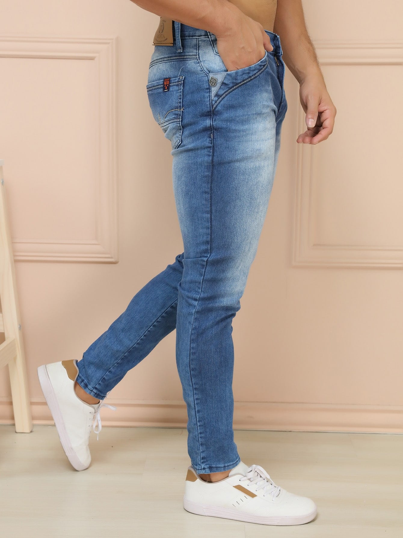 Calça Masculina Jeans Slim Fit Com Lavagem Desgastada E Estilo Calça Masculina Jeans Slim Fit Com Lavagem Desgastada E