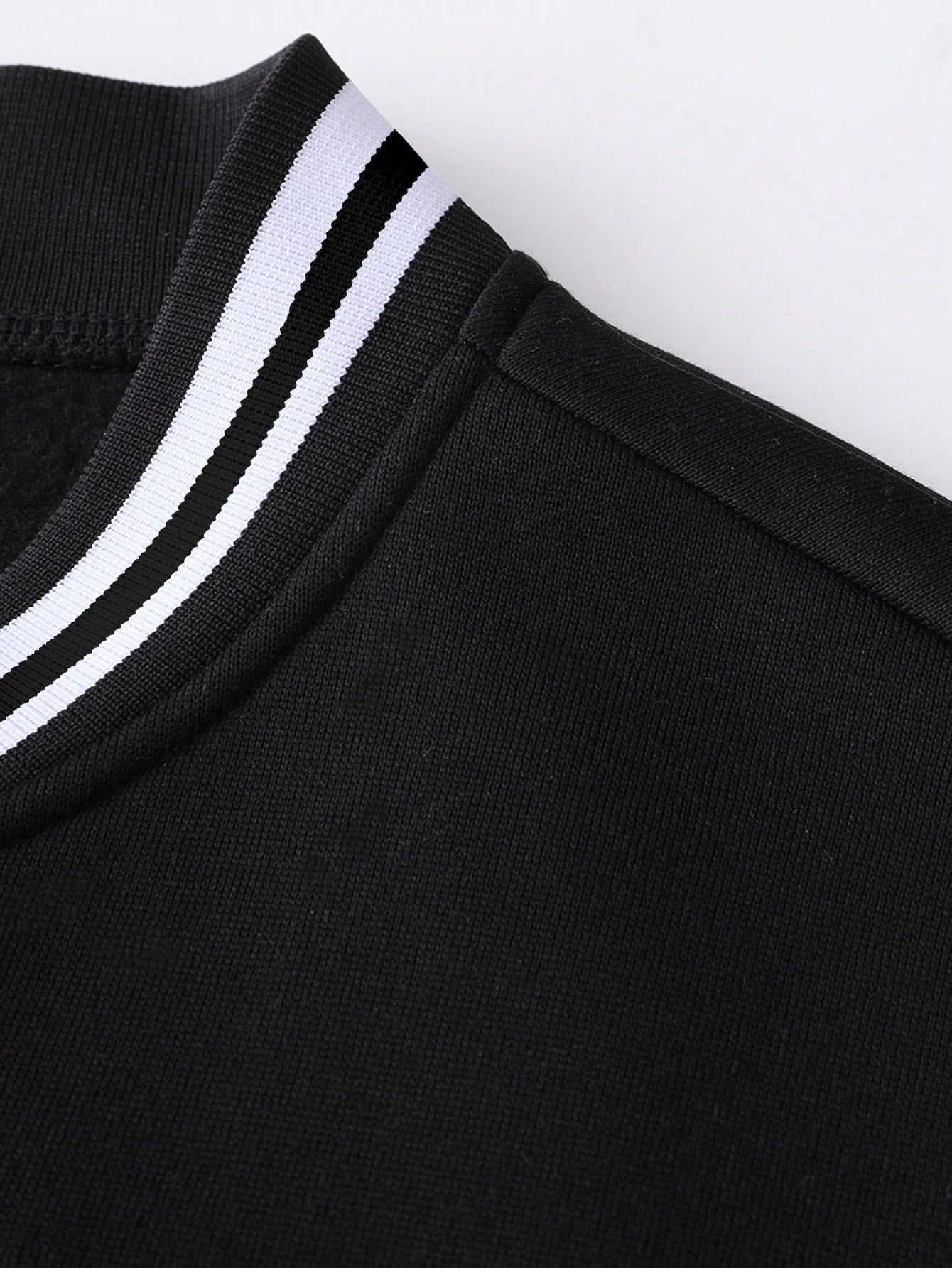 Moletom Masculino Estilo College Com Estampa Frontal E Punhos Moletom Masculino Estilo College Com Estampa Frontal E