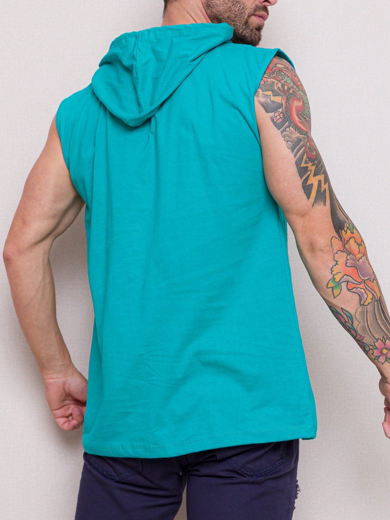 Camiseta Regata Masculina Slim Corte Ajustado Design Moderno Camiseta Regata Masculina Slim Corte Ajustado Design