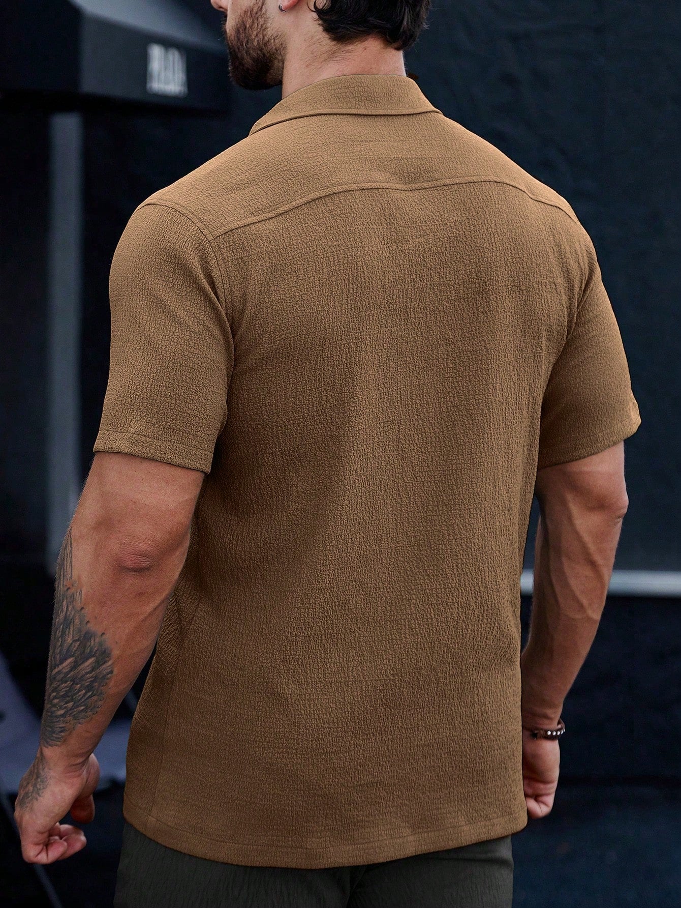 Camisa Masculina De Botão Slim Bolso Caimento Impecável Camisa Masculina De Botão Slim Bolso Caimento Impecável