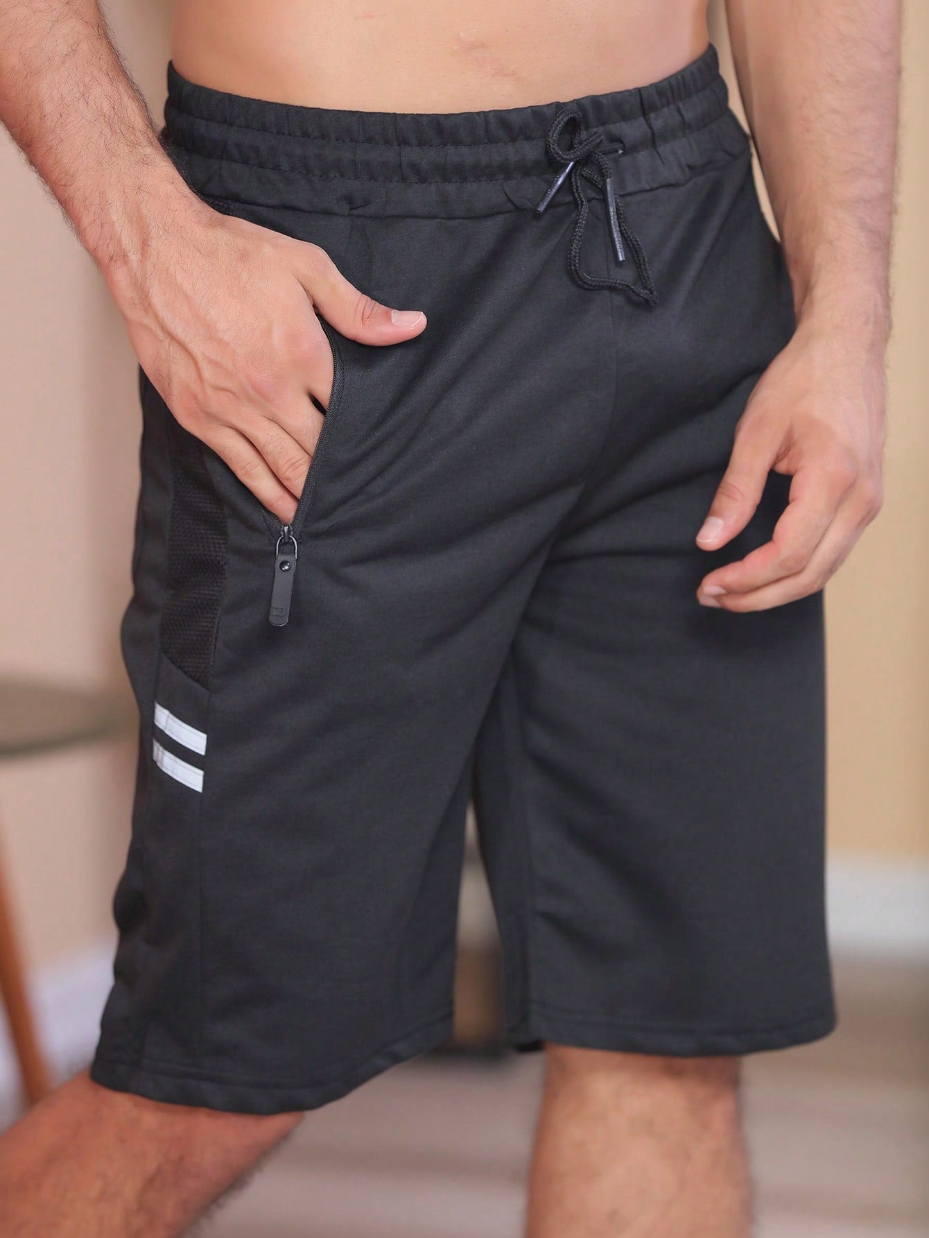 Bermuda Masculina Esportiva Com Zíper Lateral E Estilo Fitness Preto / PP Bermuda Masculina Esportiva Com Zíper Lateral