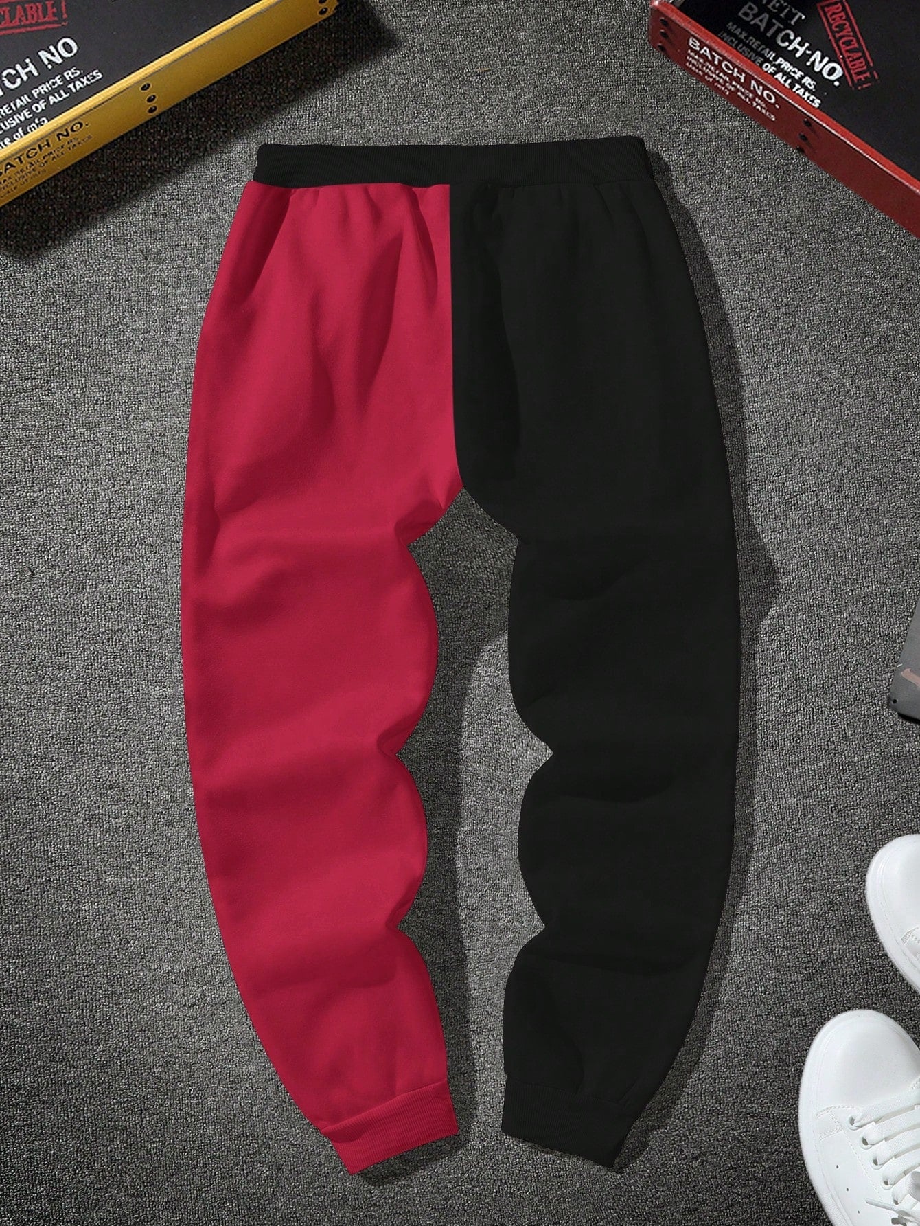 Calça Masculina Jogger Com Estampas Grafitadas Urbanas Calça Masculina Jogger Com Estampas Grafitadas Urbanas