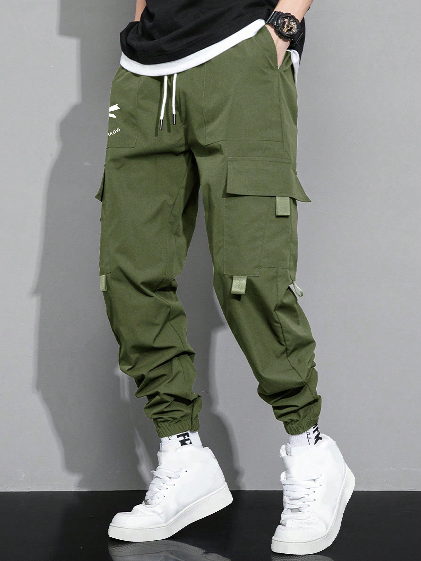 Calça Masculina Cargo Solta Estampa Cartoon E Bolsos Sobrepostos Calça Masculina Cargo Solta Estampa Cartoon E Bolsos