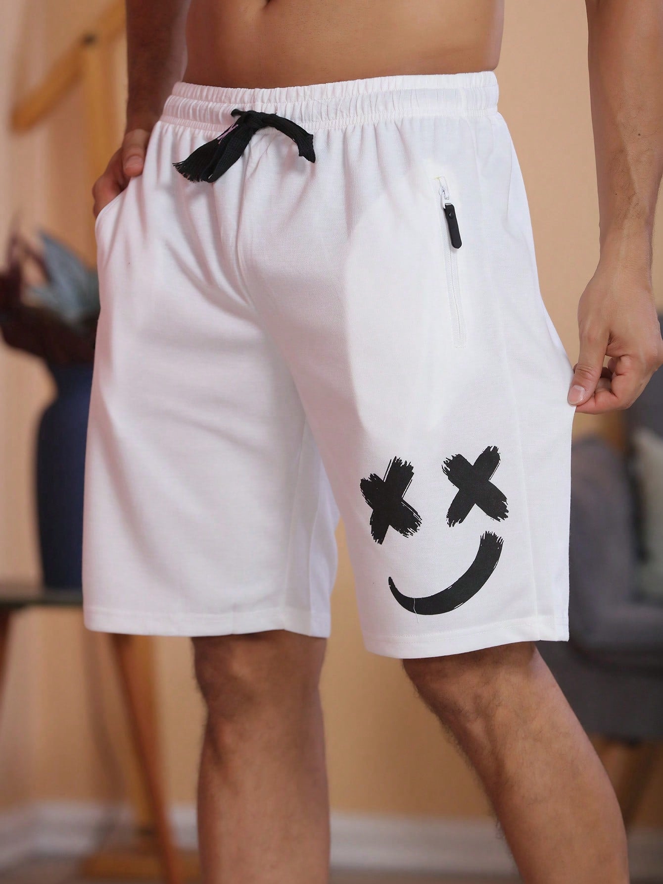 Shorts Masculino Moletom Estampa Divertida E Zíperes Funcionais Branco / PP Shorts Masculino Moletom Estampa Divertida