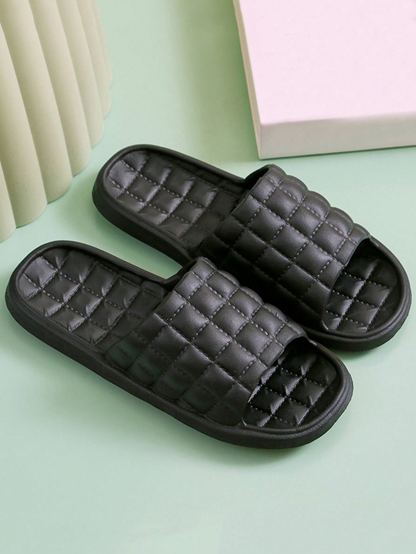 Chinelo Masculino Casual Solado EVA Antiderrapante Tira Preta Chinelo Masculino Casual Solado EVA Antiderrapante Tira