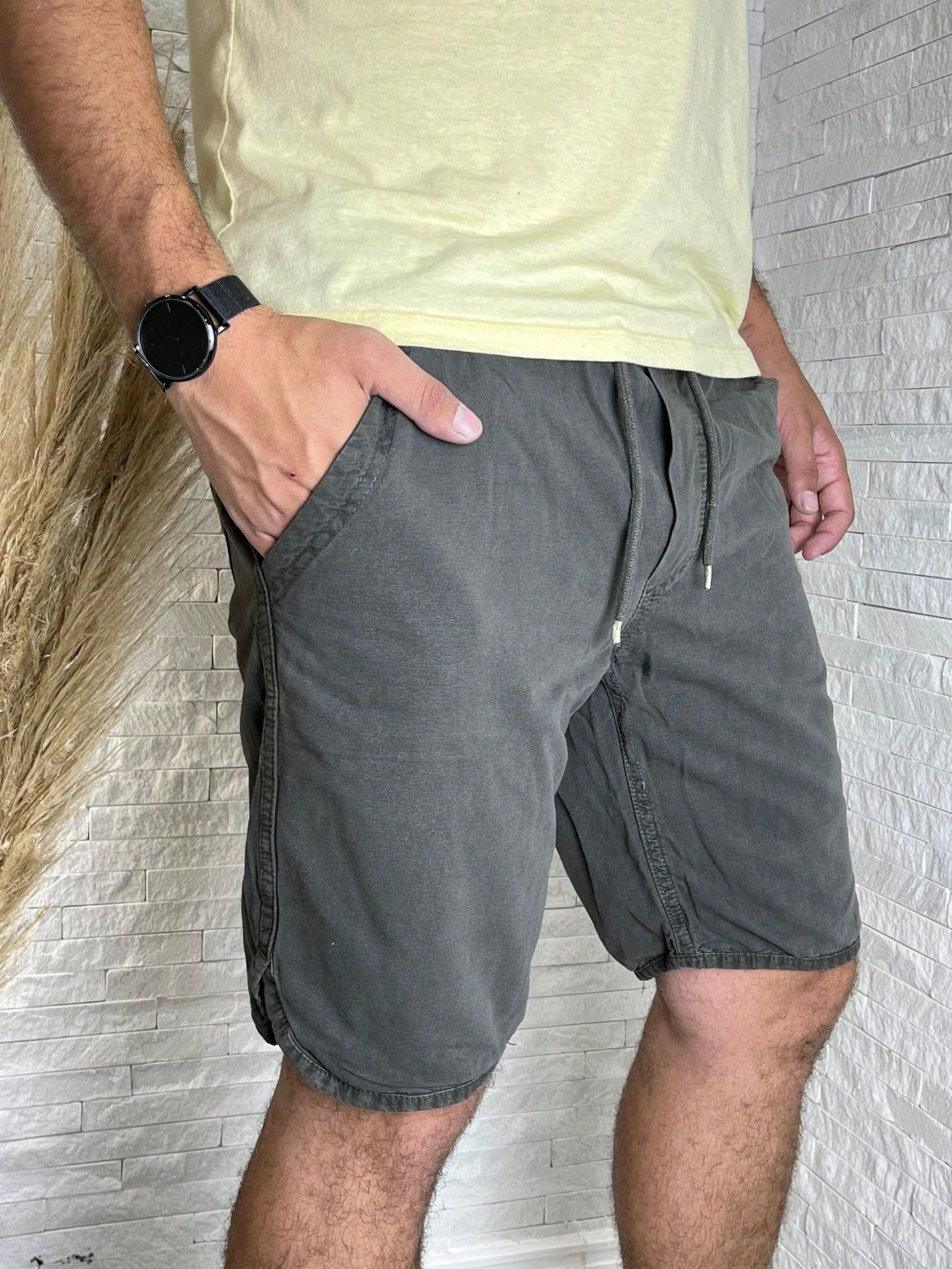 Shorts Masculino Mauricinho De Sarja Com Cadarço E Acabamento Shorts Masculino Mauricinho De Sarja Com Cadarço E
