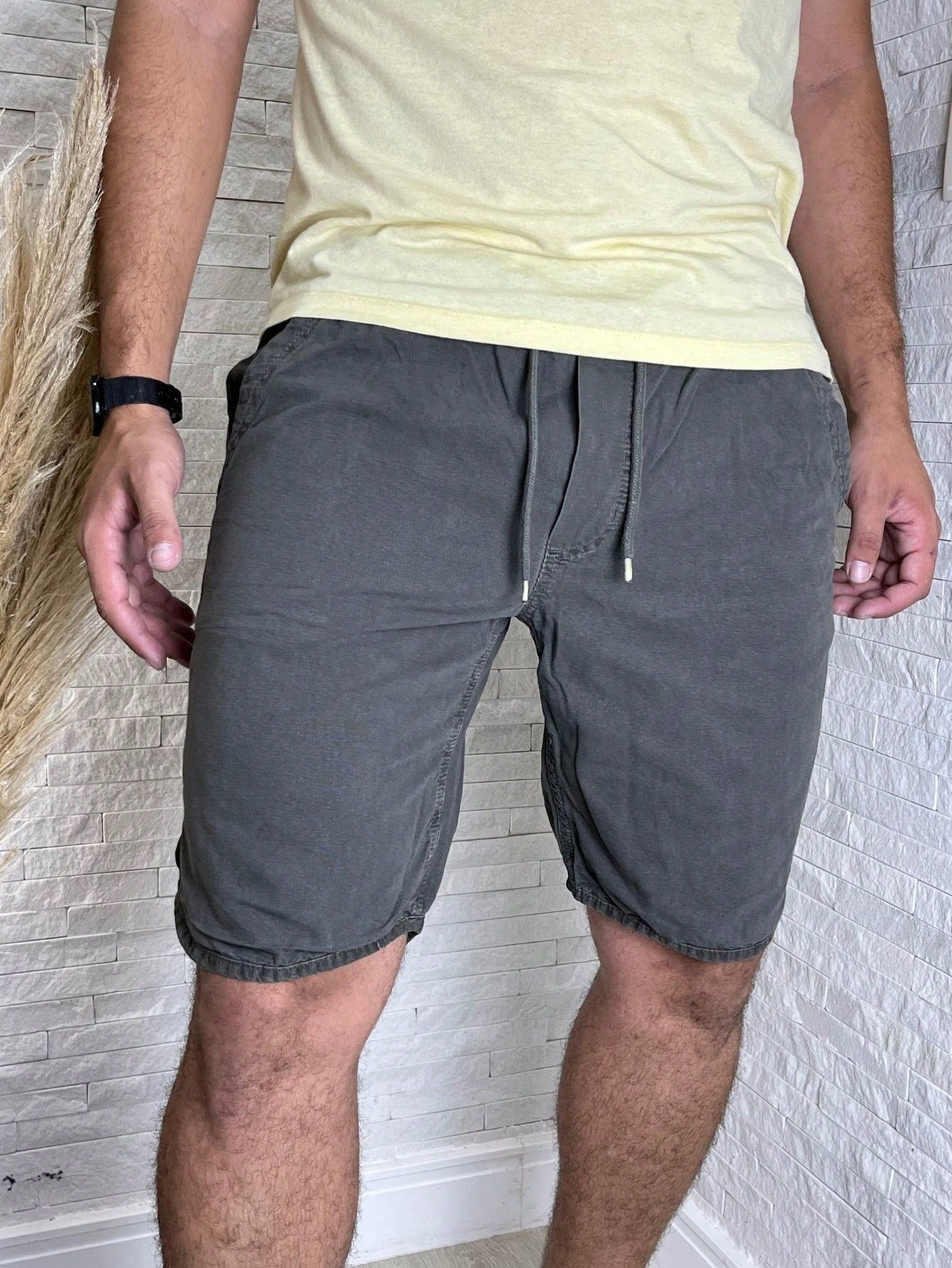 Shorts Masculino Mauricinho De Sarja Com Cadarço E Acabamento Chumbo / PP Shorts Masculino Mauricinho De Sarja Com