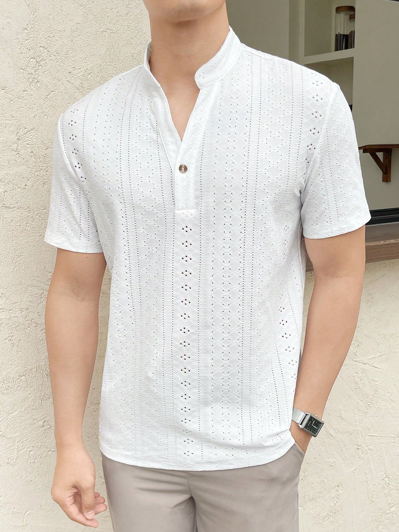 Camiseta Masculina Gola Padre Textura Rendada Branco / PP Camiseta Masculina Gola Padre Textura Rendada