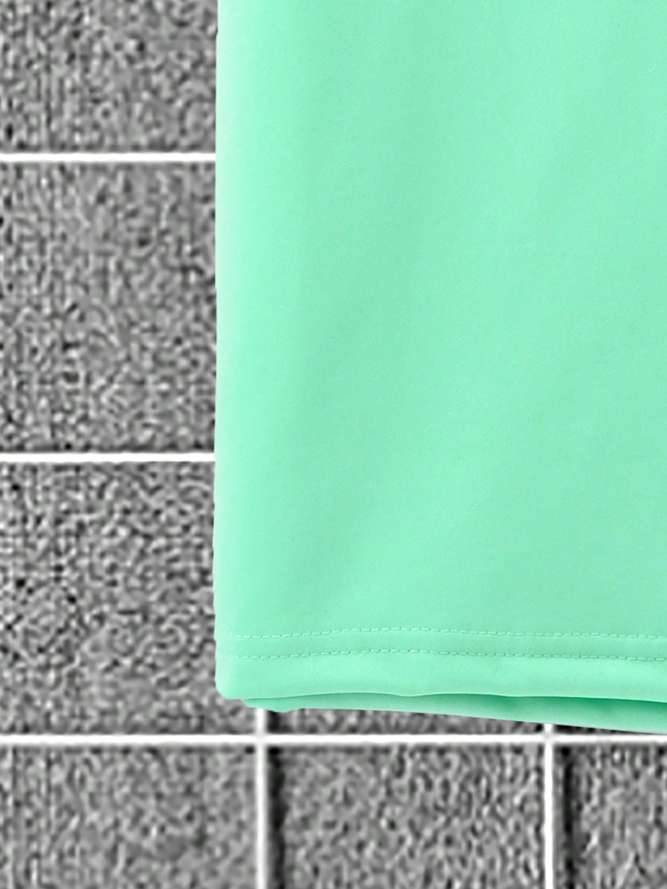 Conjunto Masculino Camiseta Ombro Caído E Shorts Estilo Solto Conjunto Masculino Camiseta Ombro Caído E Shorts Estilo