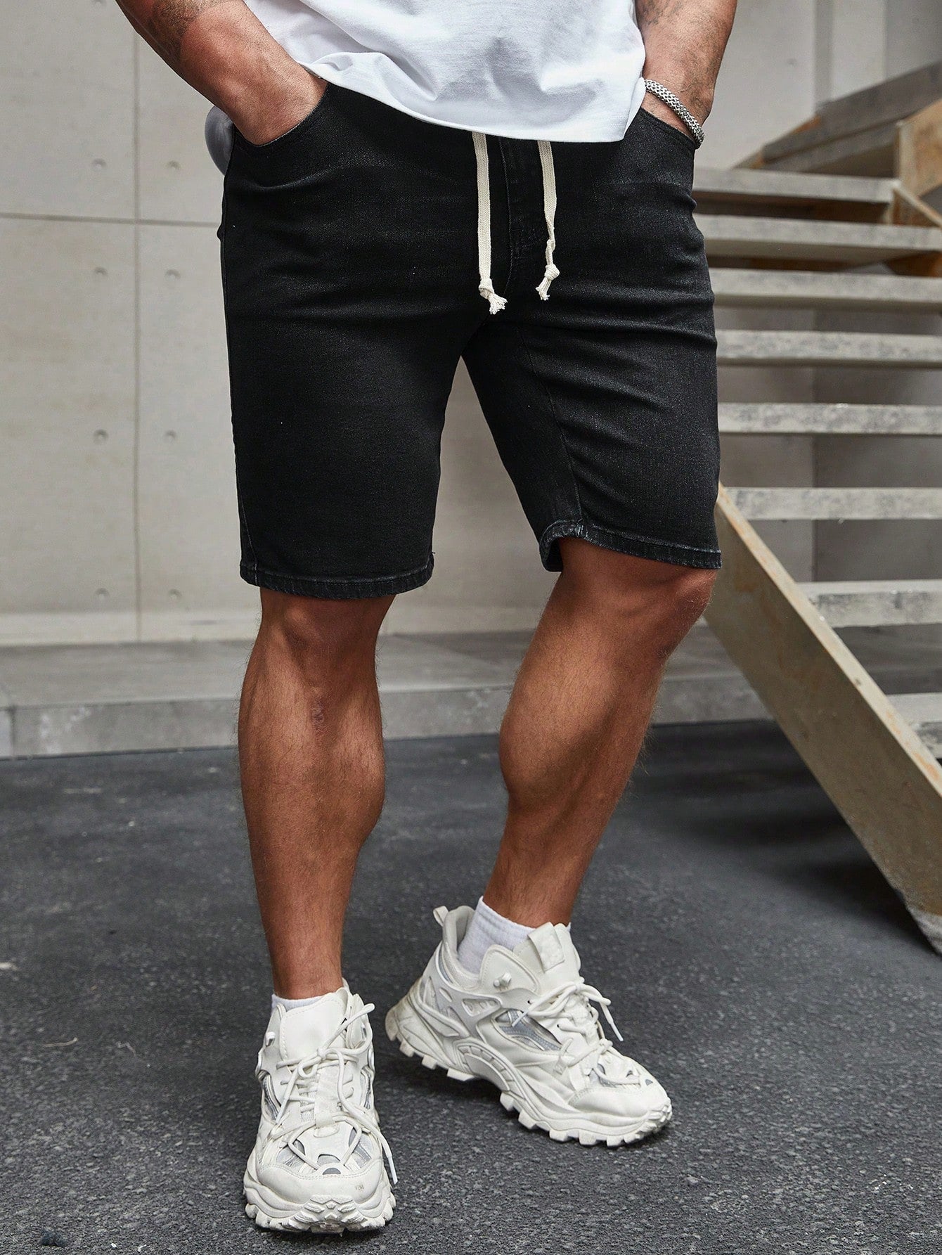 Shorts Masculino Jeans Streetwear Com Cadarço E Bolsos Shorts Masculino Jeans Streetwear Com Cadarço E Bolsos