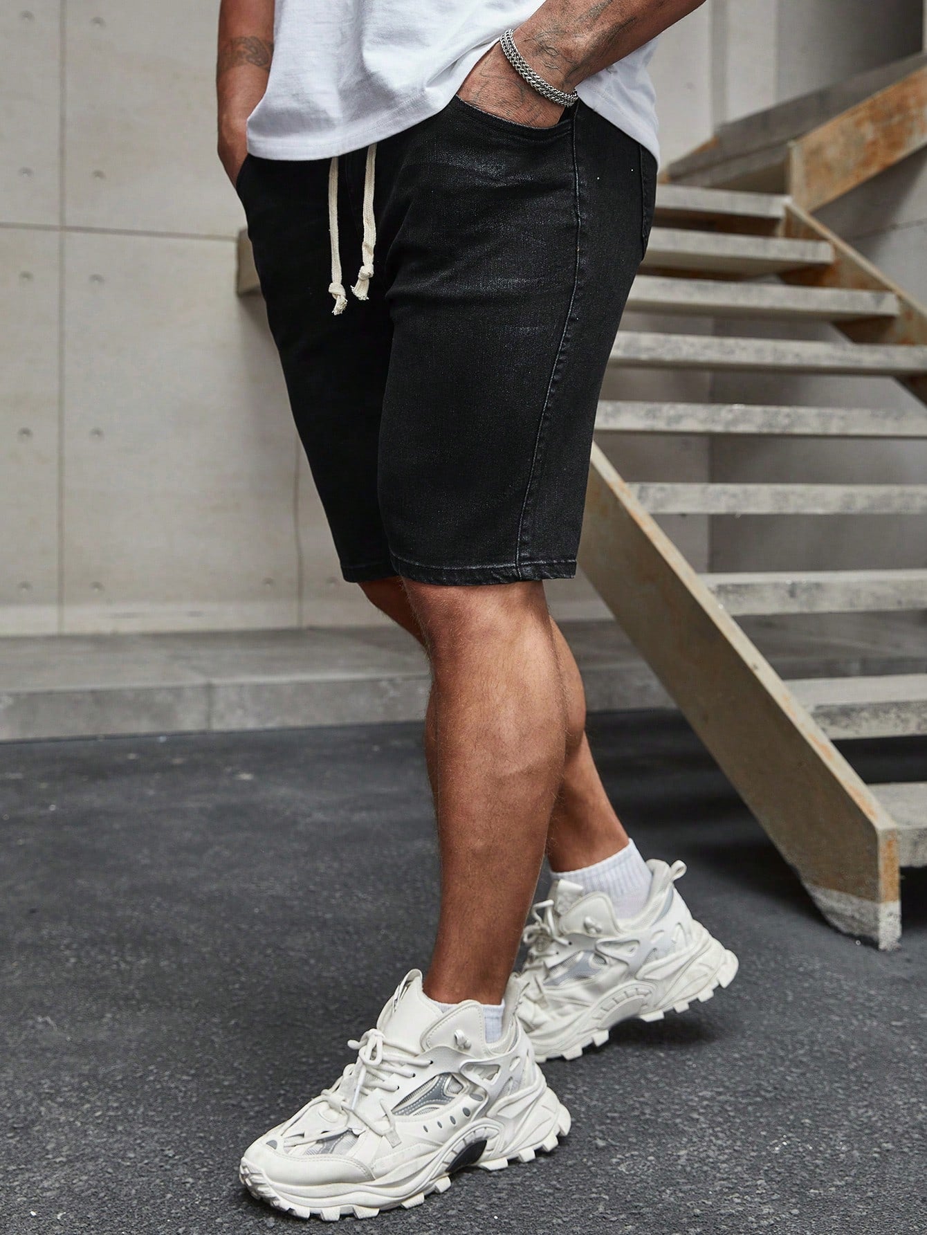 Shorts Masculino Jeans Streetwear Com Cadarço E Bolsos Shorts Masculino Jeans Streetwear Com Cadarço E Bolsos