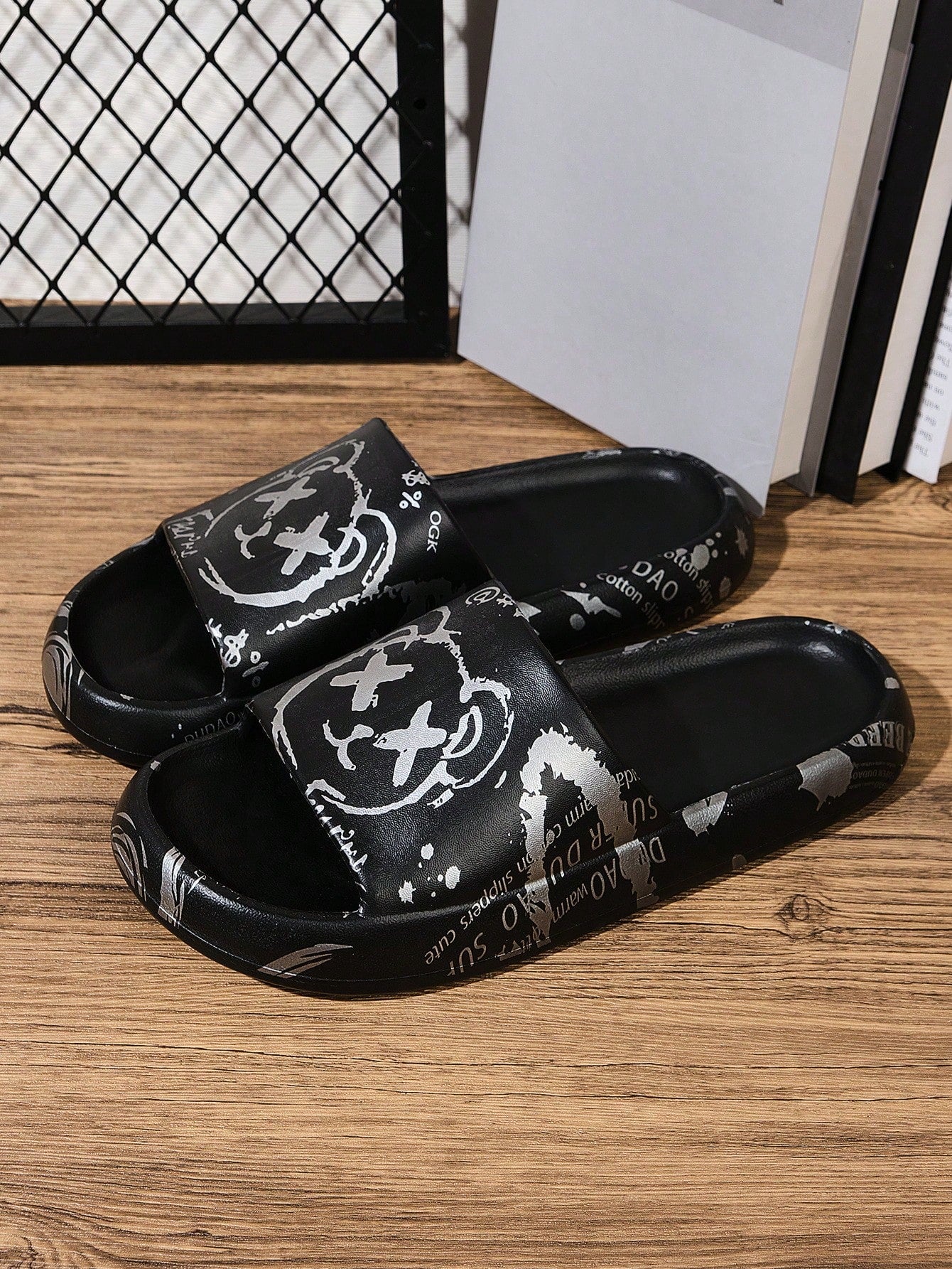Chinelo Masculino Casual Estampado Urso Antiderrapante Confortável Preto / 36 Chinelo Masculino Casual Estampado Urso