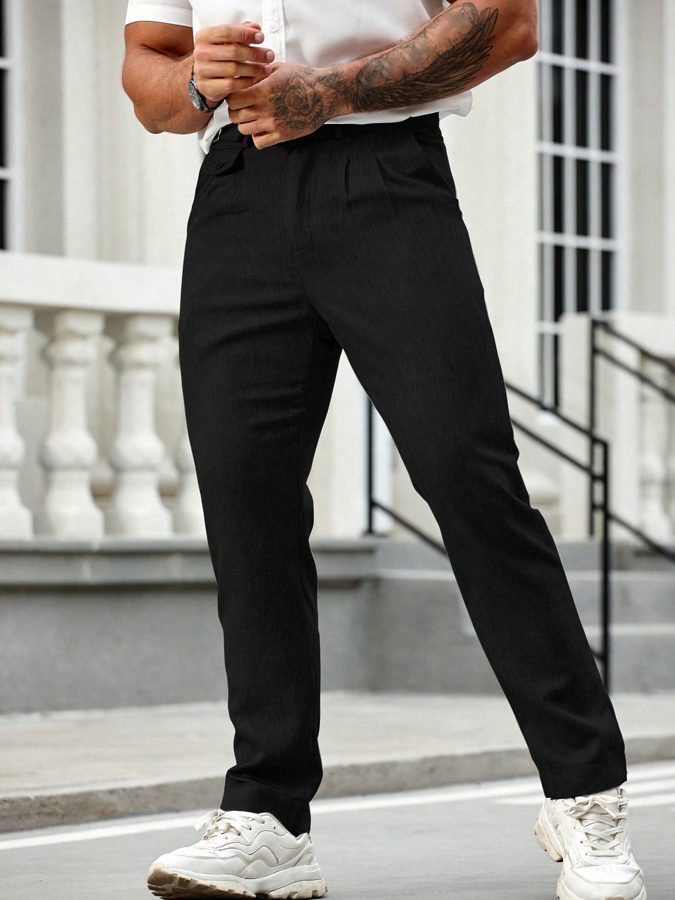 Calça Masculina Social Slim Fit Com Cós Alto E Pregas Frontais Calça Masculina Social Slim Fit Com Cós Alto E Pregas