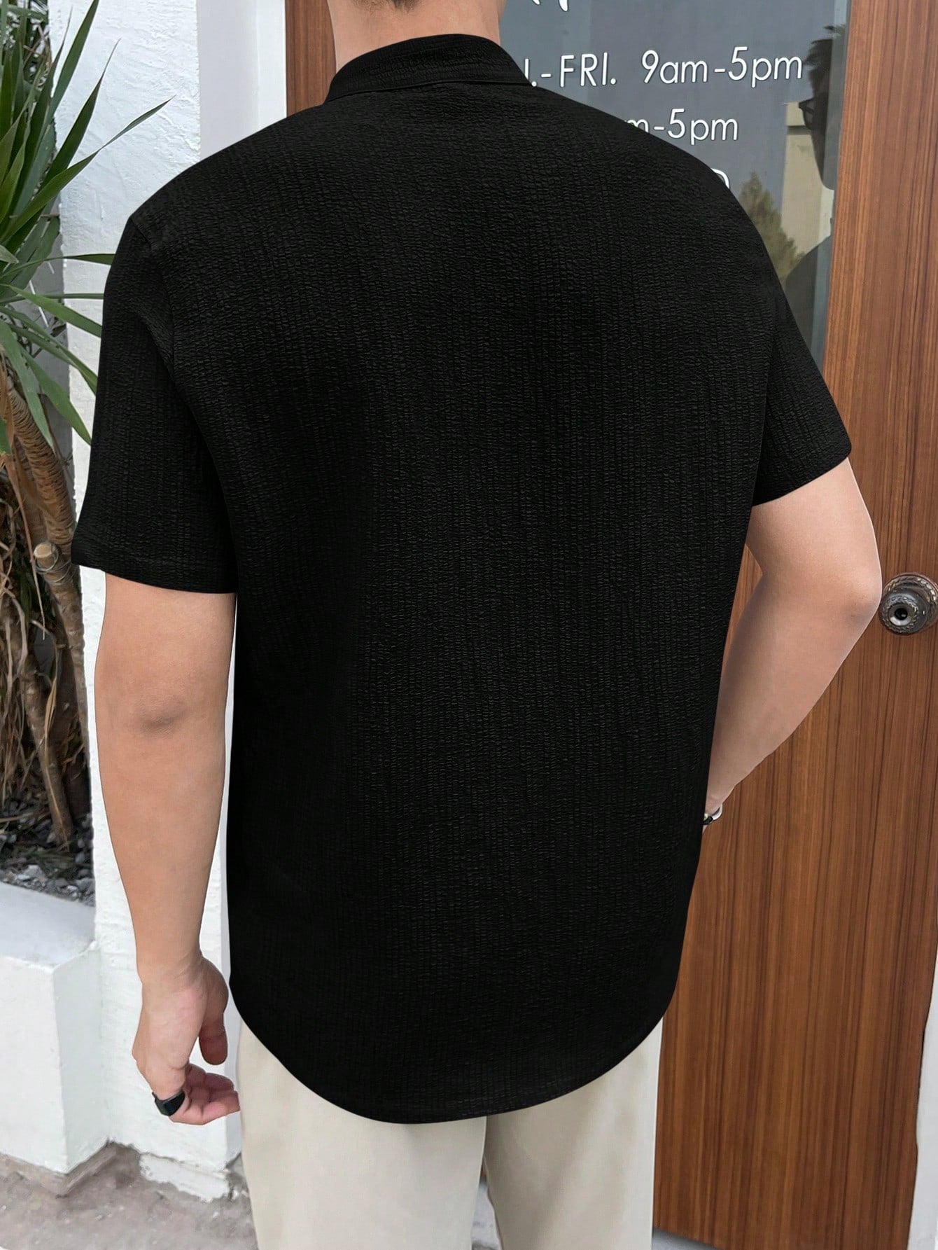 Camisa Masculina Gola Padre Botões Contrastantes Visual Moderno Camisa Masculina Gola Padre Botões Contrastantes Visual