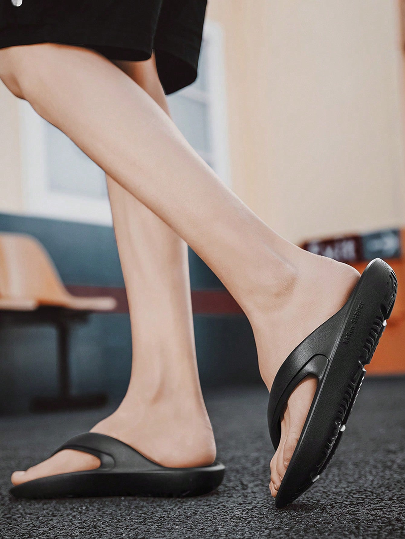 Chinelo Masculino Aberto Respirável Solado Grosso Antiderrapante Chinelo Masculino Aberto Respirável Solado Grosso