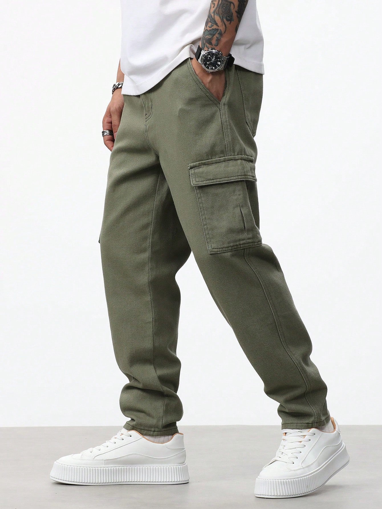 Calça Masculina Cargo Com Bolsos Laterais Com Aba E Estilo Funcional Verde Militar / PP Calça Masculina Cargo Com