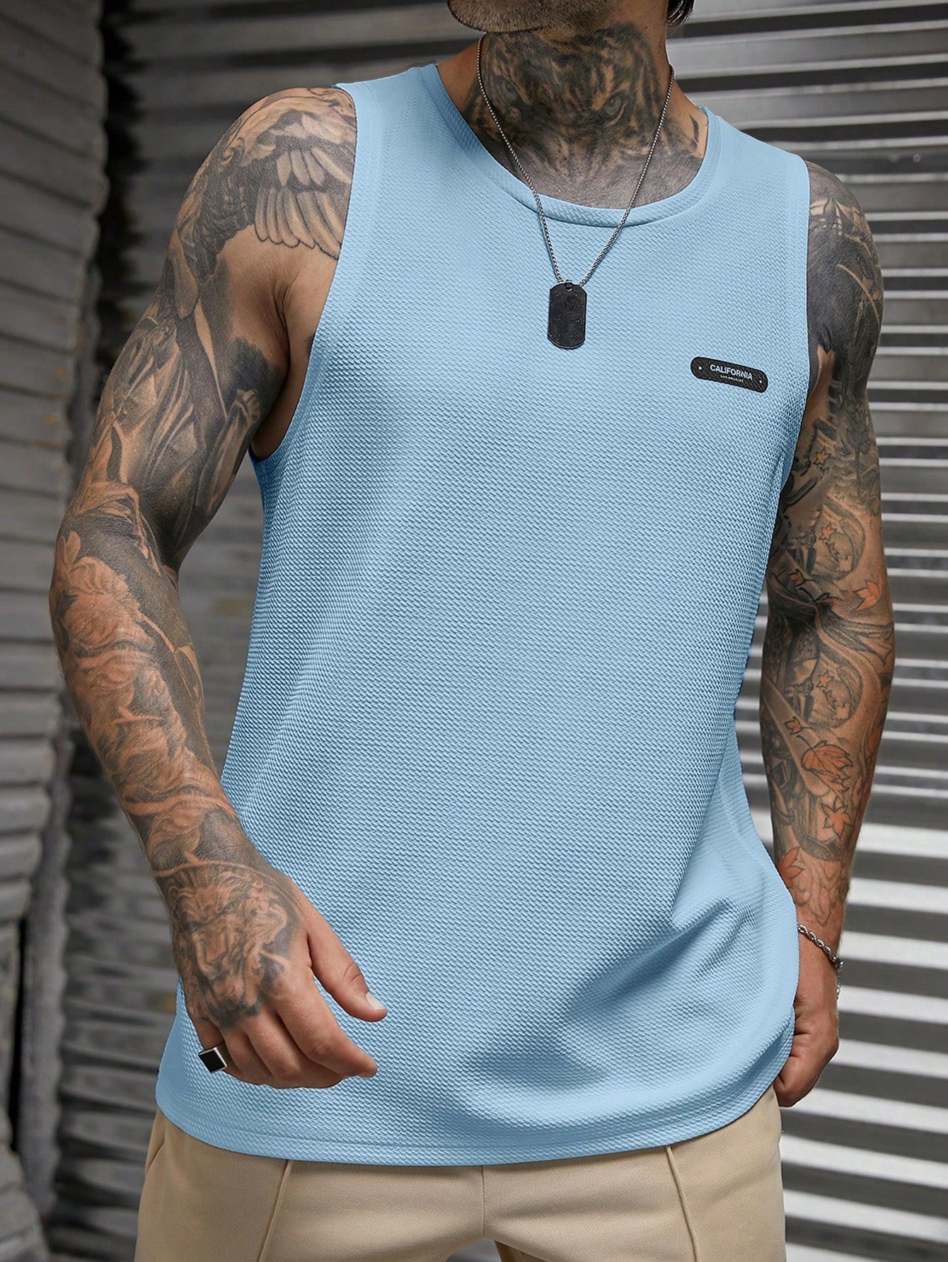 Camiseta Regata Masculina Casual Tricotada Patch Letra Camiseta Regata Masculina Casual Tricotada Patch Letra