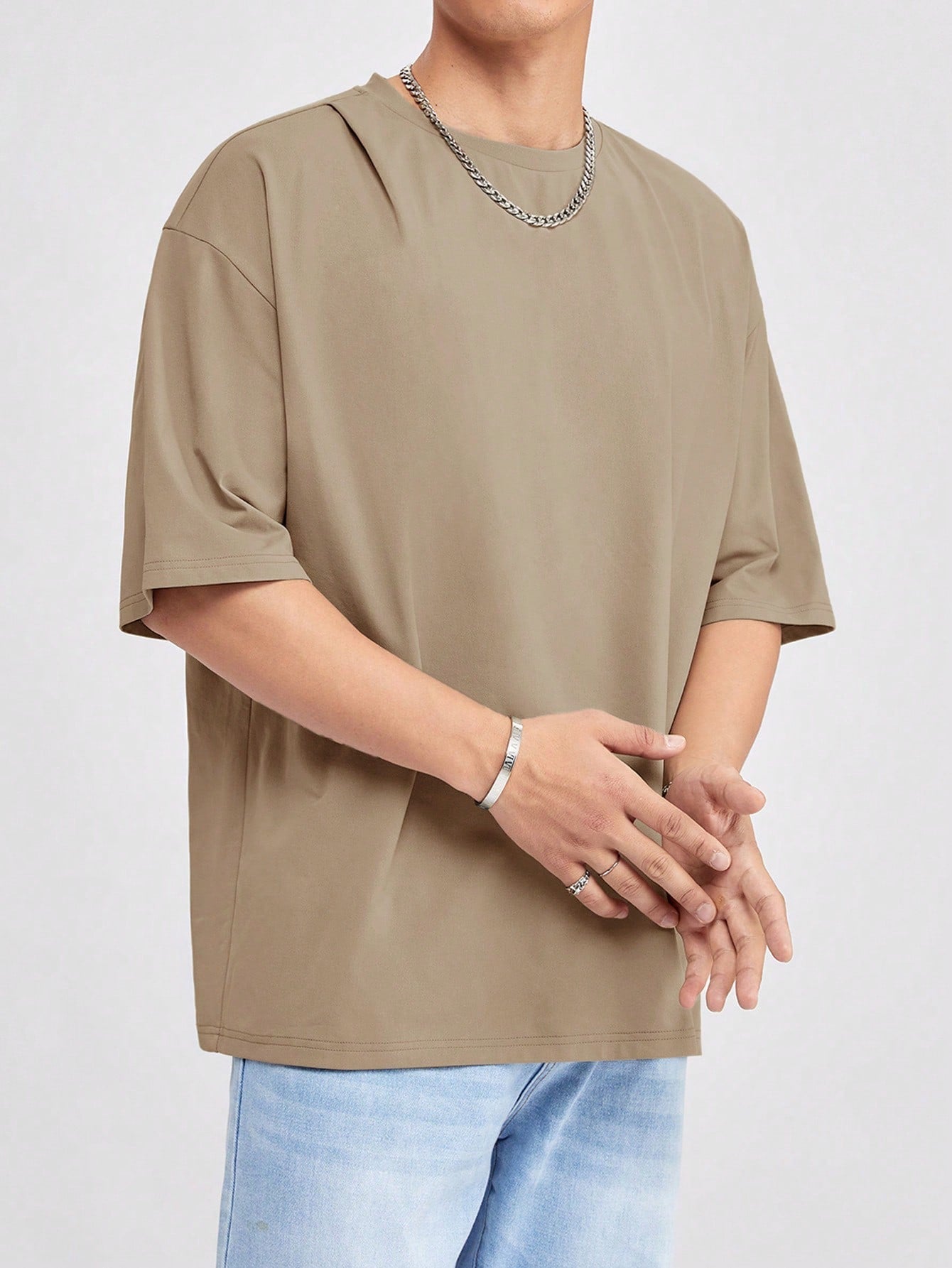 Camisa Masculina Oversized Minimalista Estilo Urbano Castanho / PP Camisa Masculina Oversized Minimalista Estilo Urbano