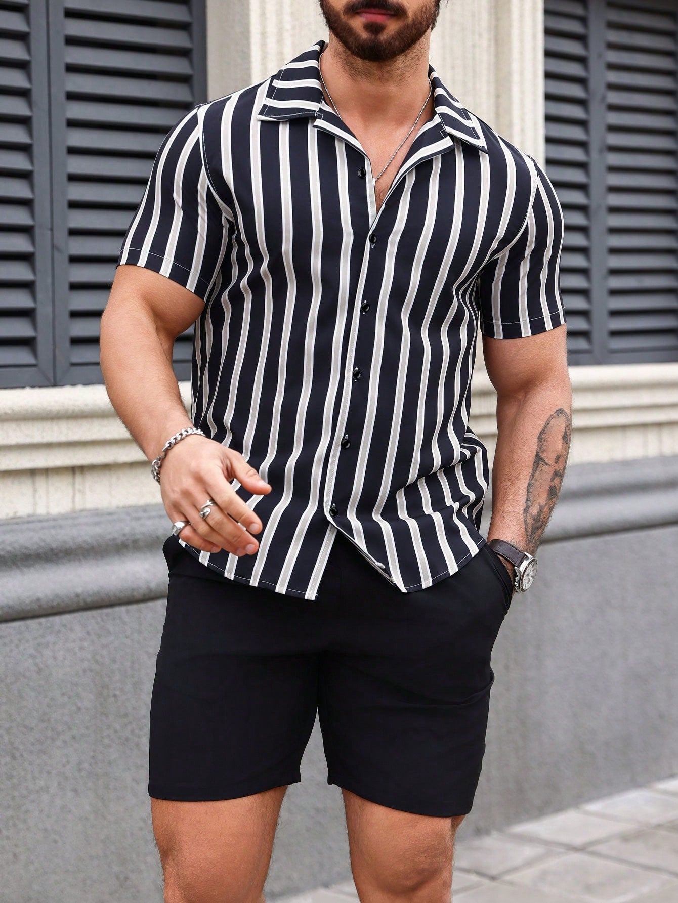 Conjunto Masculino Camisa Listrada E Shorts Estilo Urbano Preto / PP Conjunto Masculino Camisa Listrada E Shorts Estilo