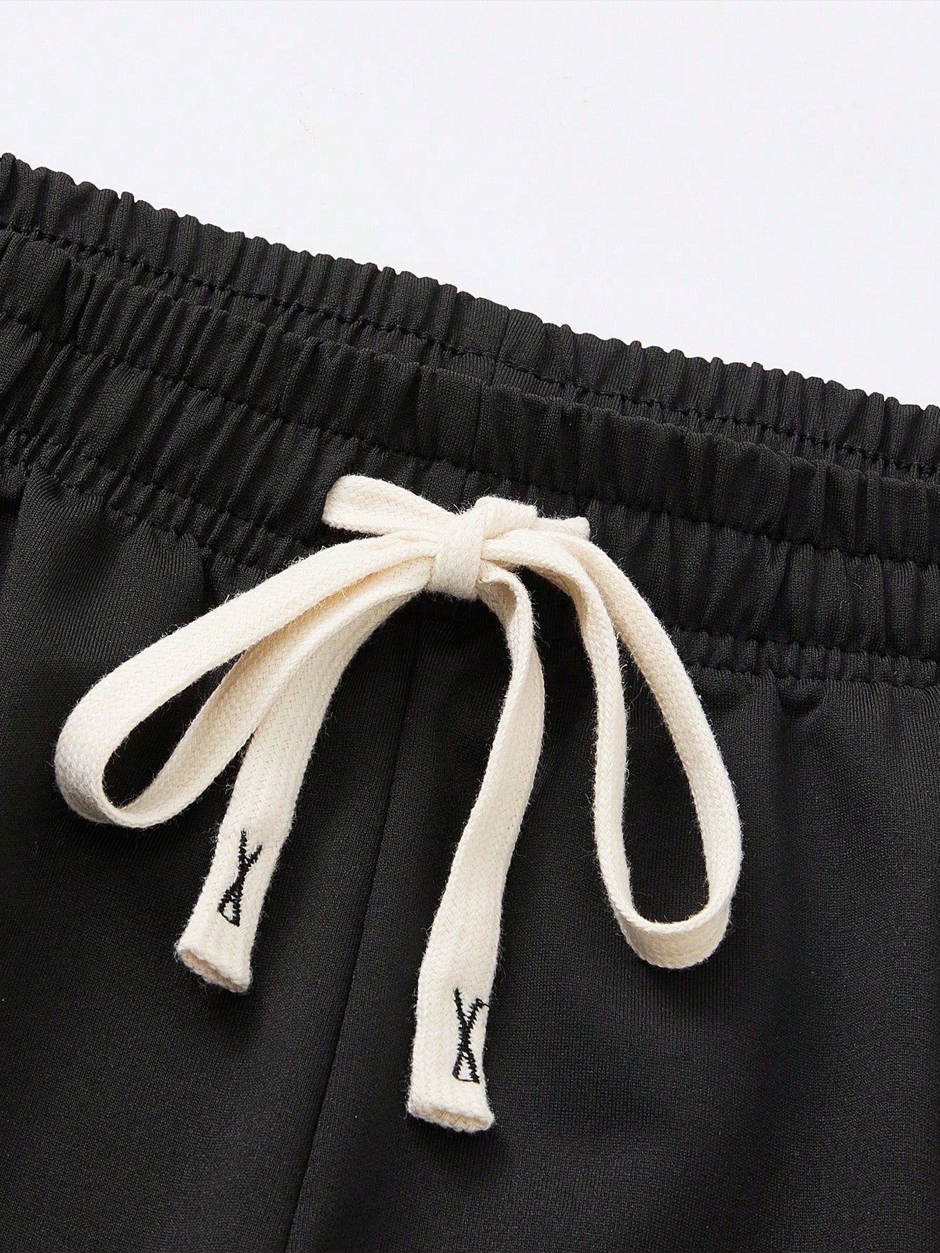 Shorts Masculino Estampado Grafismo Urbano E Cintura Ajustável Shorts Masculino Estampado Com Estilo Anime E Cintura