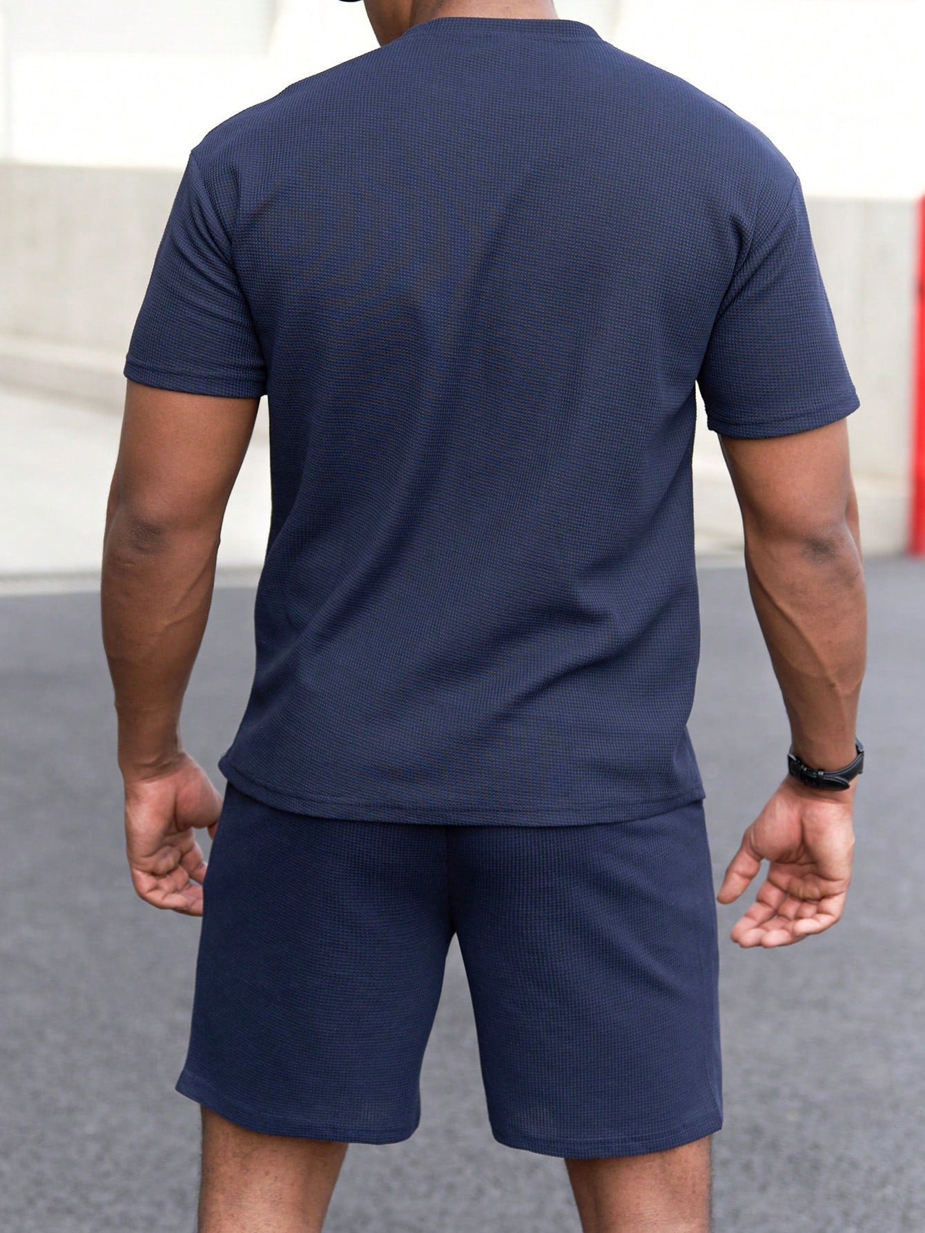 Conjunto Masculino Camiseta Com Bolso E Shorts Cós Ajustável Conjunto Masculino Camiseta Com Bolso E Shorts Cós