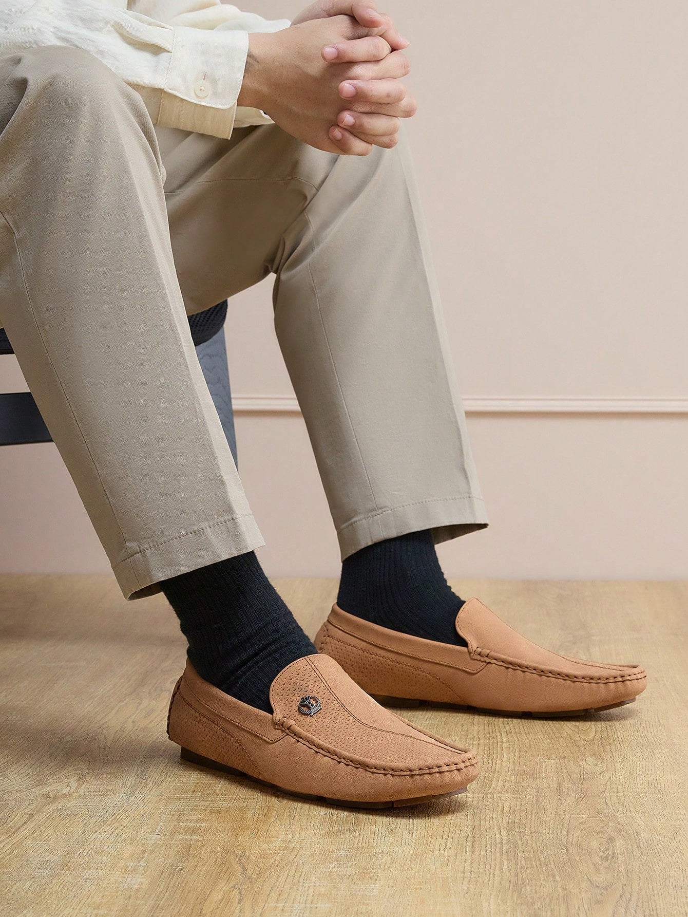 Mocassim Masculino Texturizado Casual Com Detalhe Metálico Sapato Masculino Loafer Casual Elegante Com Fivela Decorativa