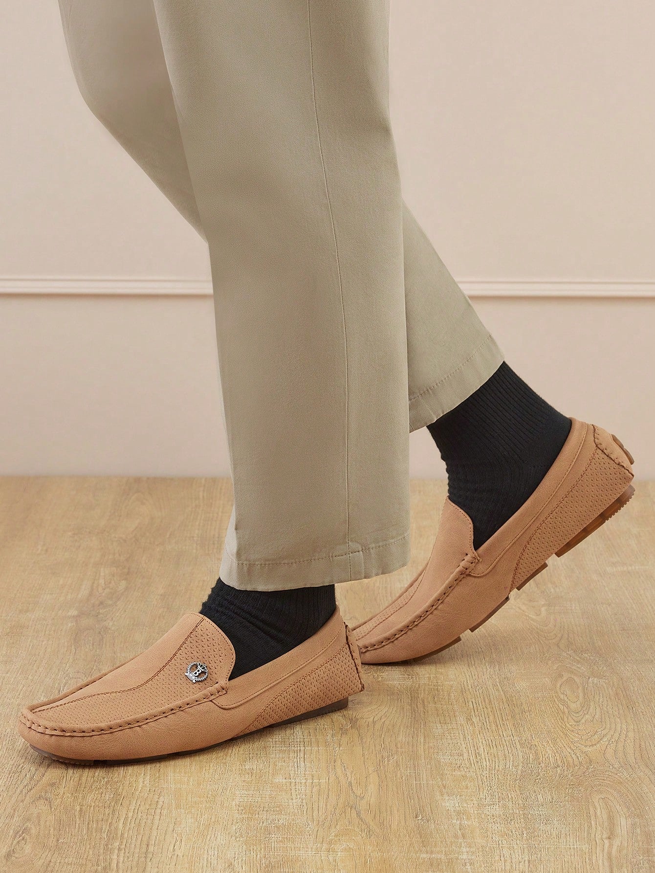 Mocassim Masculino Texturizado Casual Com Detalhe Metálico Sapato Masculino Loafer Casual Elegante Com Fivela Decorativa