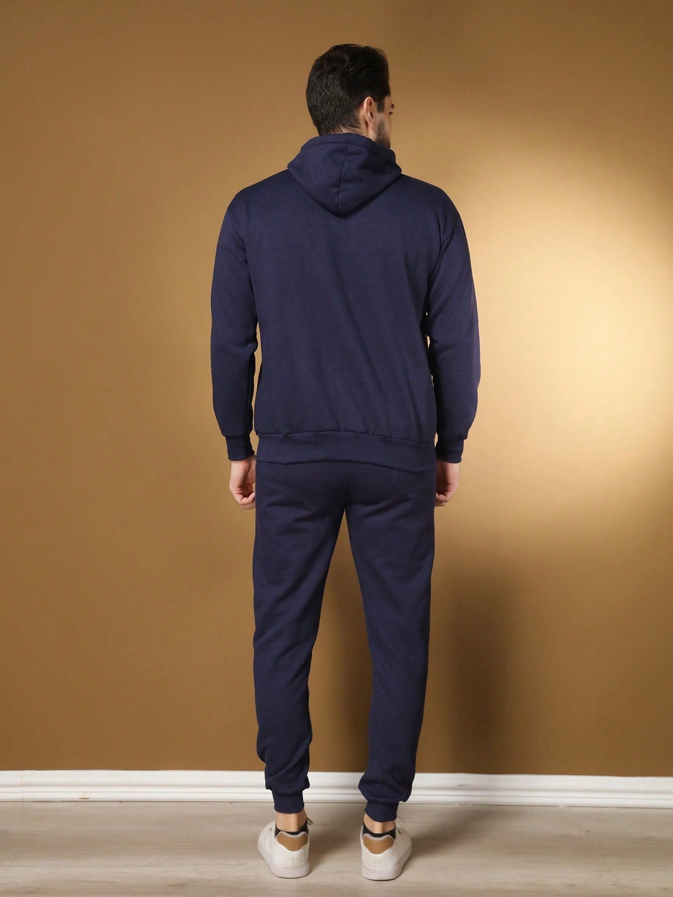 Conjunto Masculino Moletom Com Capuz E Calça Jogger Tradicional Conjunto Masculino Moletom Com Capuz E Calça Jogger