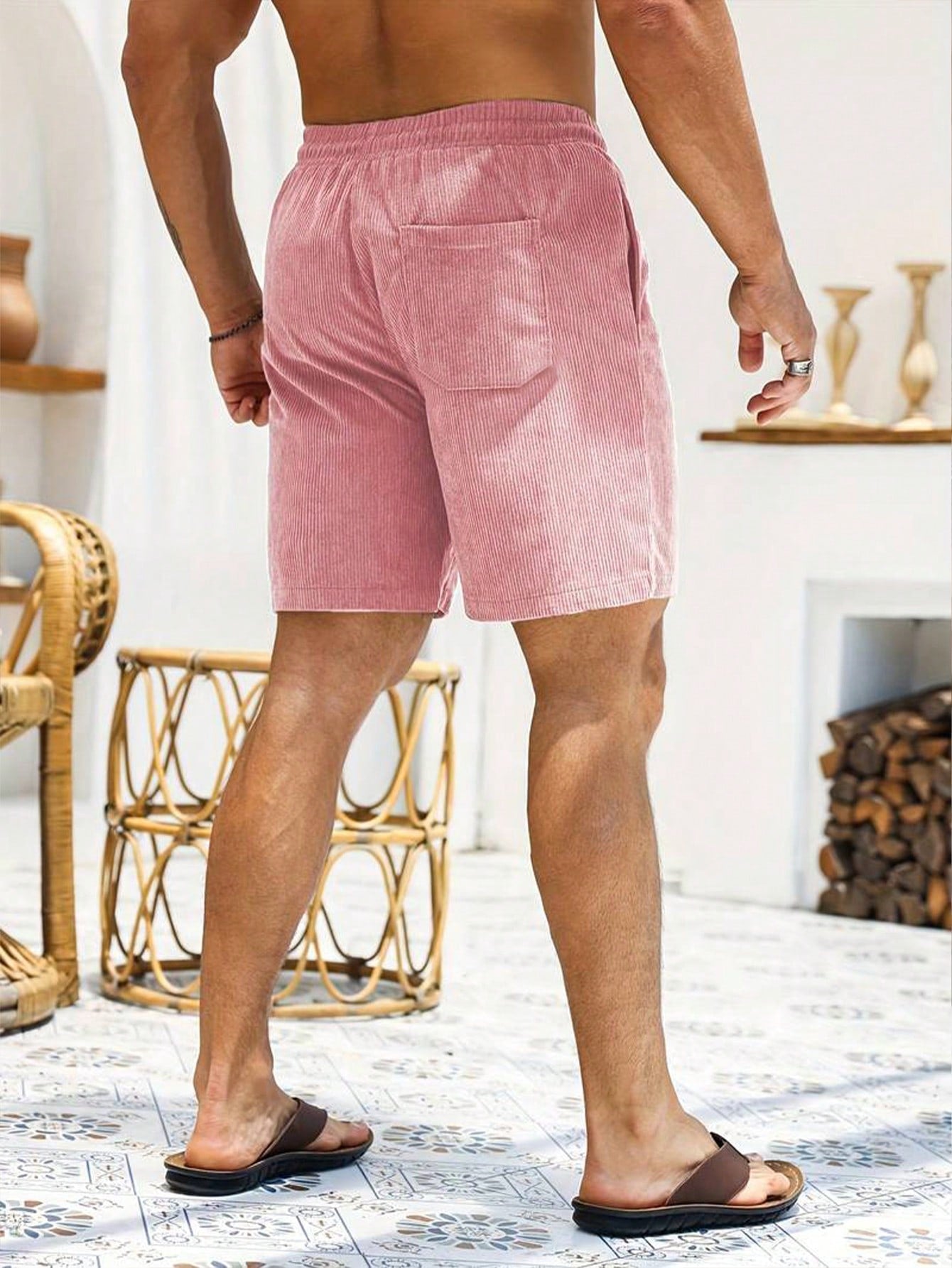 Shorts Masculino Em Veludo Cotelê Com Cós Elástico E Cordão Shorts Masculino Em Veludo Cotelê Com Cós Elástico E Cordão