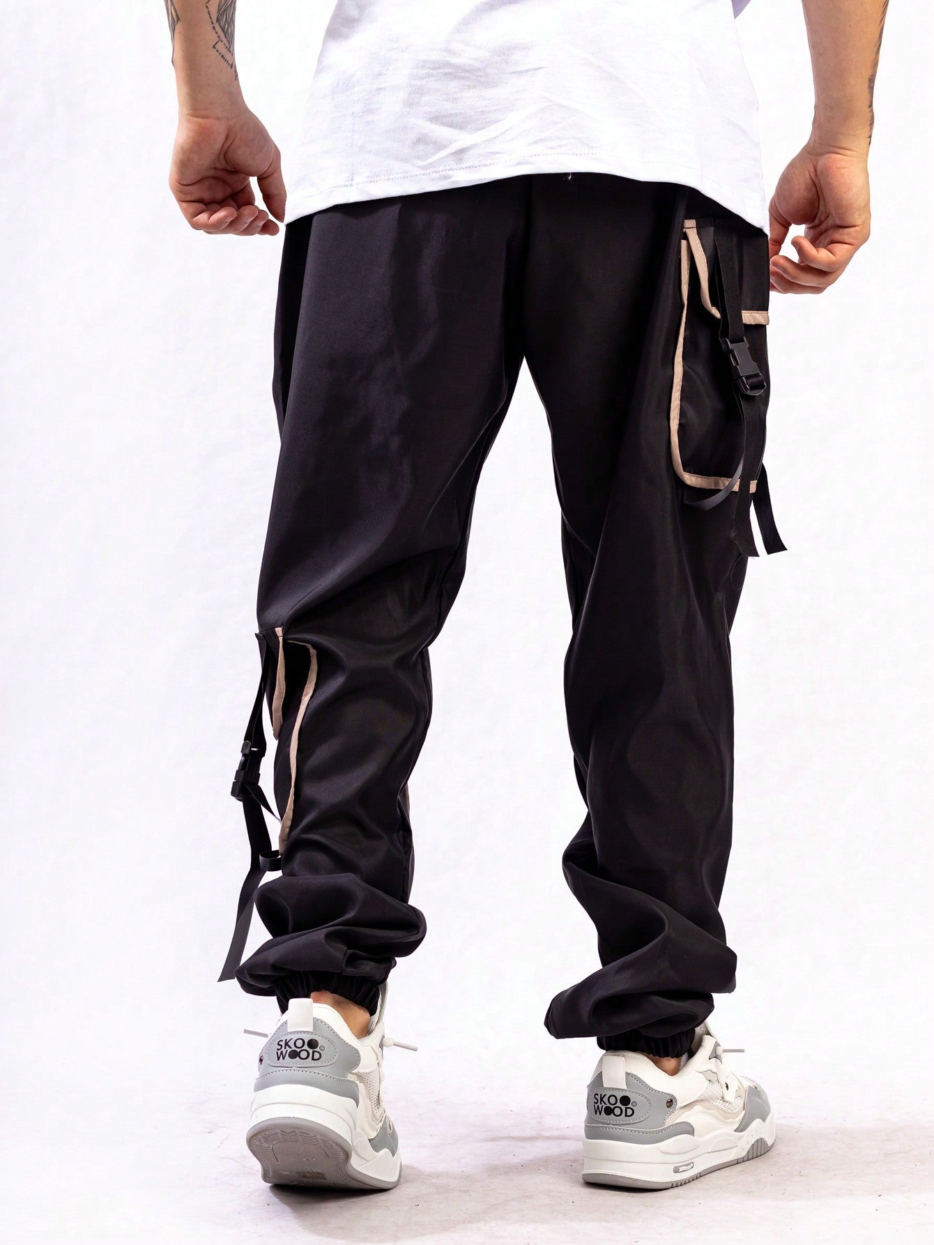 Calça Masculina Cargo Com Correntes E Estilo Streetwear Calça Masculina Cargo Com Correntes E Estilo Streetwear