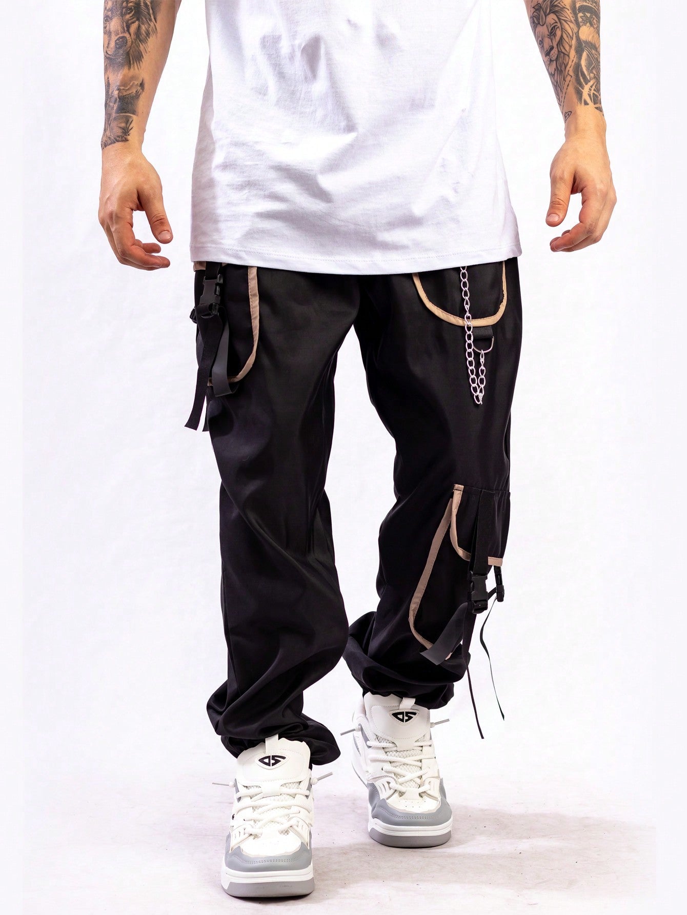 Calça Masculina Cargo Com Correntes E Estilo Streetwear Calça Masculina Cargo Com Correntes E Estilo Streetwear