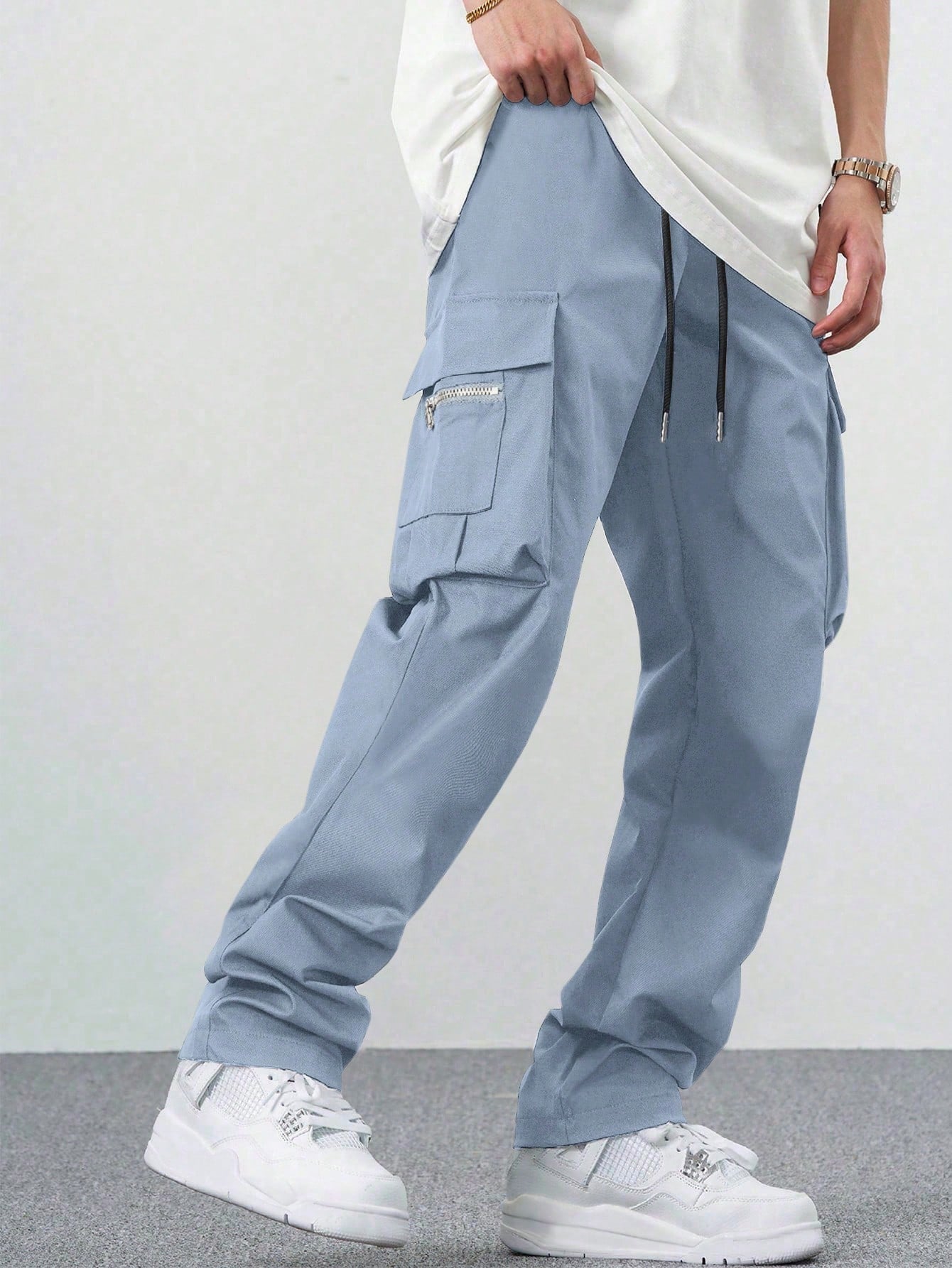 Calça Masculina Cargo Solta Bolsos Sobrepostos E Cintura Elástica Calça Masculina Cargo Solta Bolsos Sobrepostos E