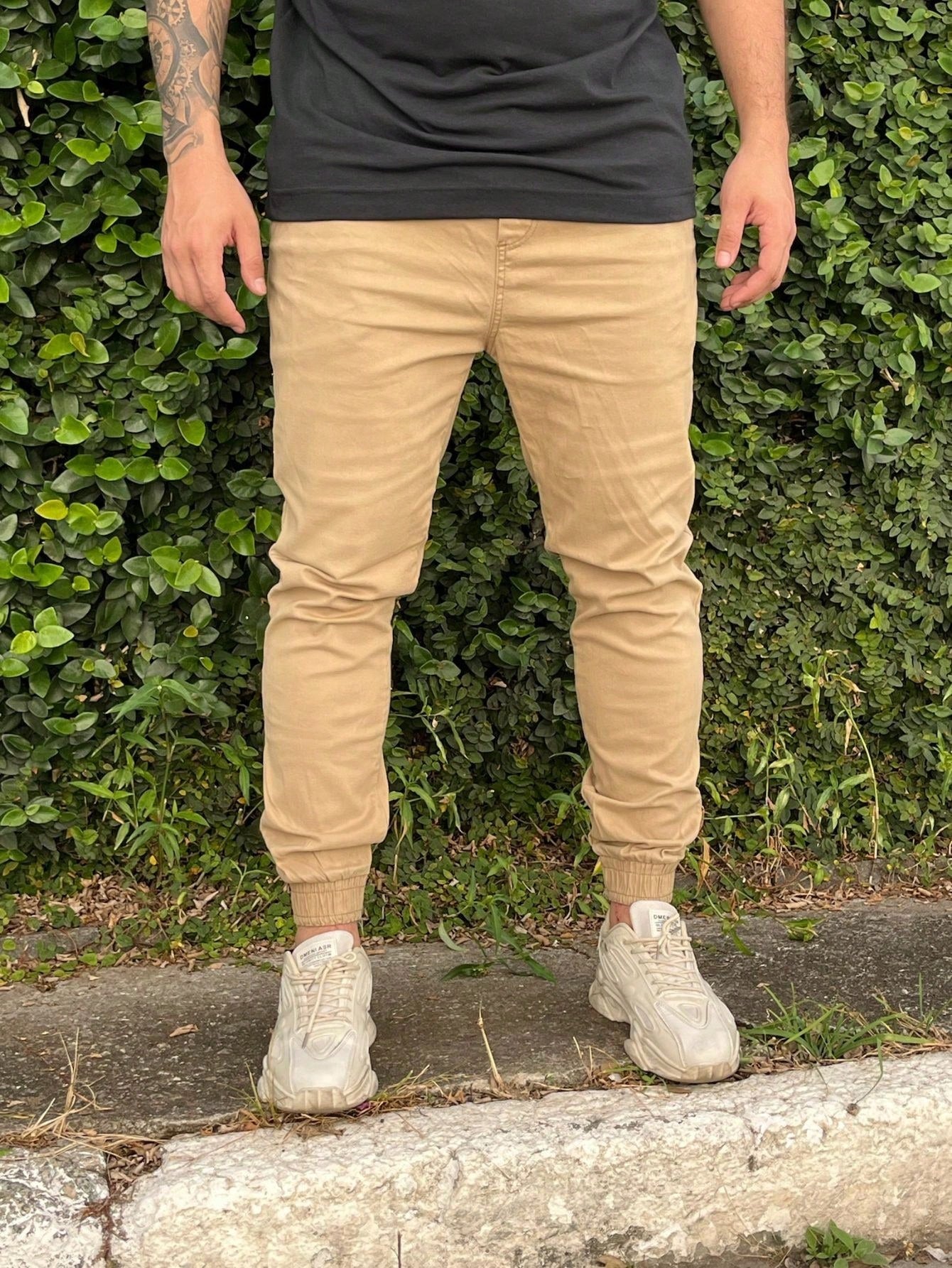 Calça Masculina Jogger Slim Fit Com Elástico Na Barra Calça Masculina Jogger Slim Fit Com Elástico Na Barra