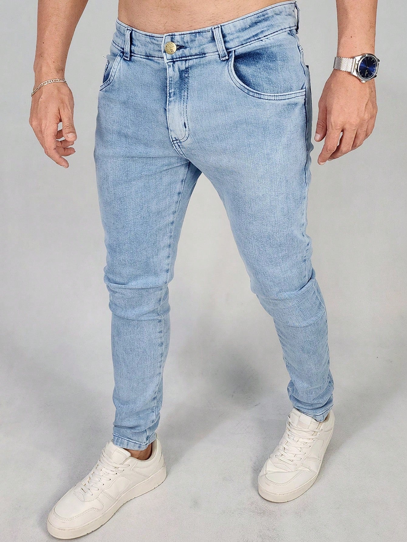 Calça Masculina Jeans Slim Fit Com Lavagem Clara E Design Básico Lavagem Clara / PP Calça Masculina Jeans Slim Fit Com