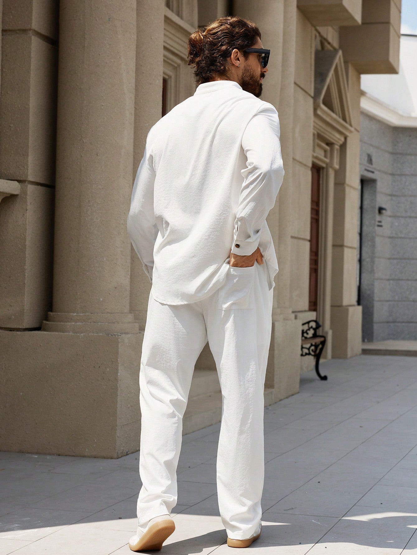 Conjunto Masculino Camisa De Botão E Calça Leve Minimalista Conjunto Masculino Camisa De Botão E Calça Leve Minimalista