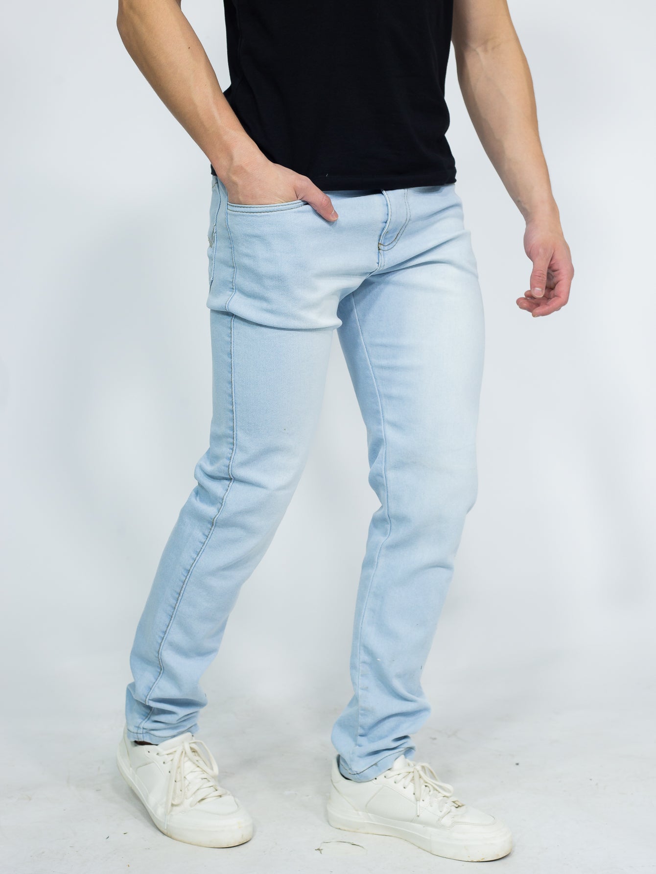 Calça Masculina Jeans Slim Fit Com Cintura Tradicional E Corte Ajustado Calça Masculina Jeans Slim Fit Com Cintura
