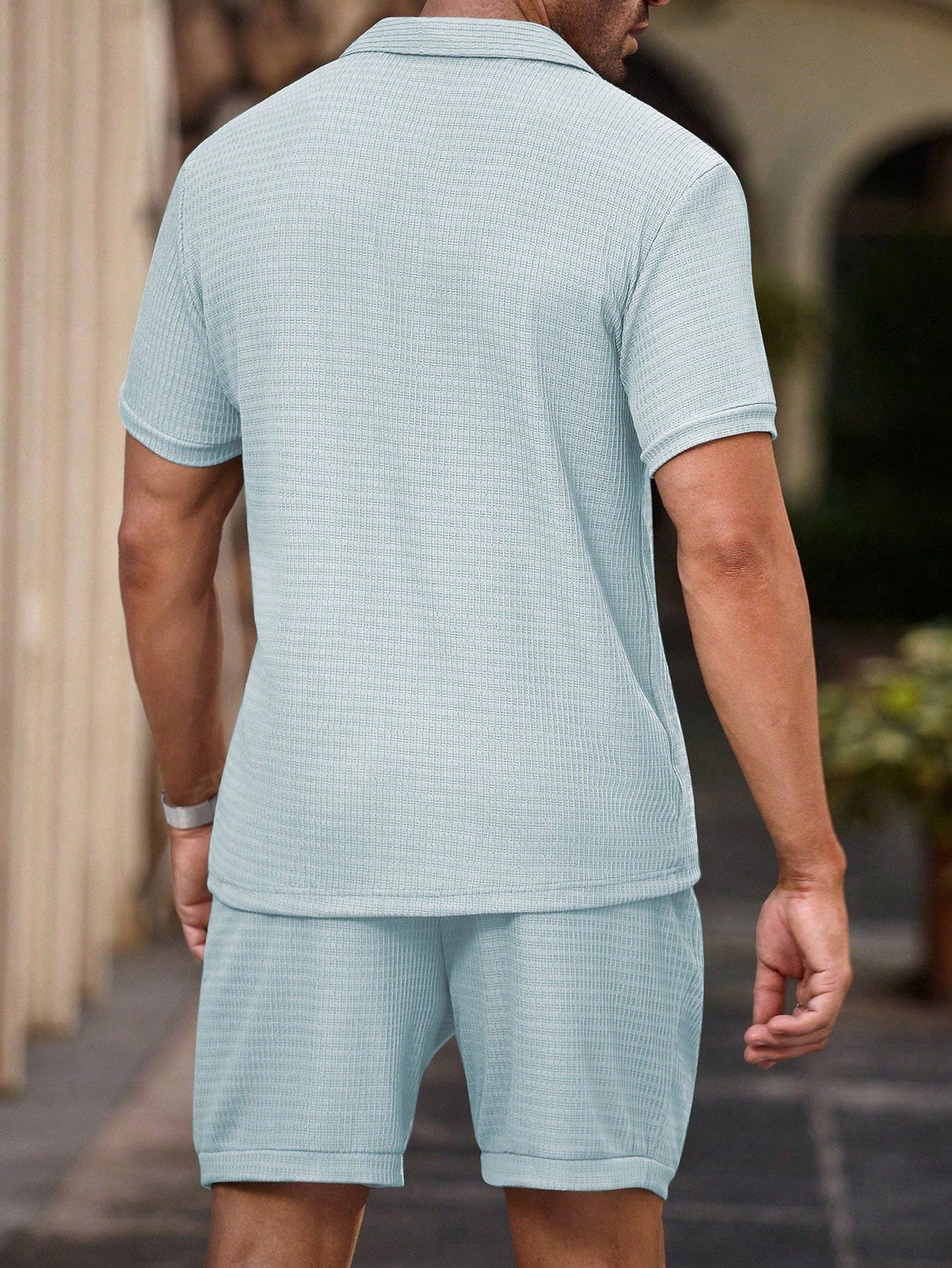 Conjunto Masculino Camisa Gola Reta E Shorts Cós Com Amarração Conjunto Masculino Camisa Gola Reta E Shorts Cós Com