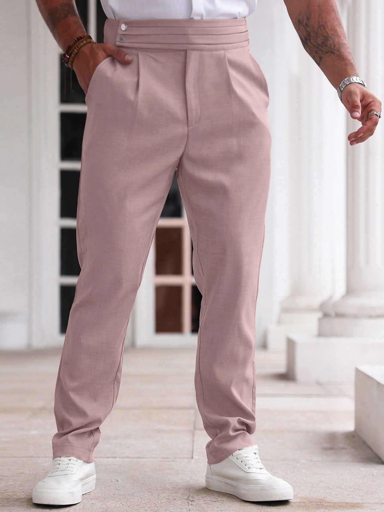 Calça Masculina Social Com Cintura Alta E Detalhe De Pregas Calça Masculina Social Com Cintura Alta E Detalhe De Pregas