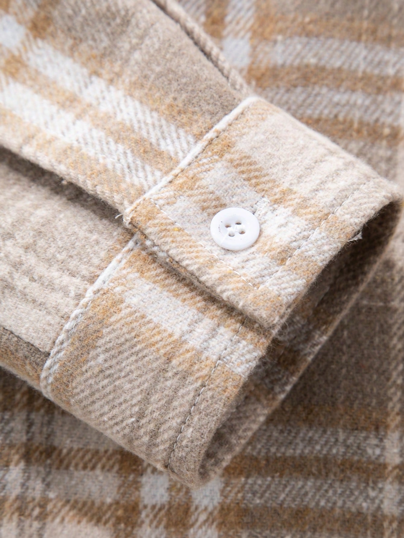 Moletom Masculino Xadrez Estilo Shacket Com Bolsos Utilitários Moletom Masculino Xadrez Estilo Shacket Com Bolsos