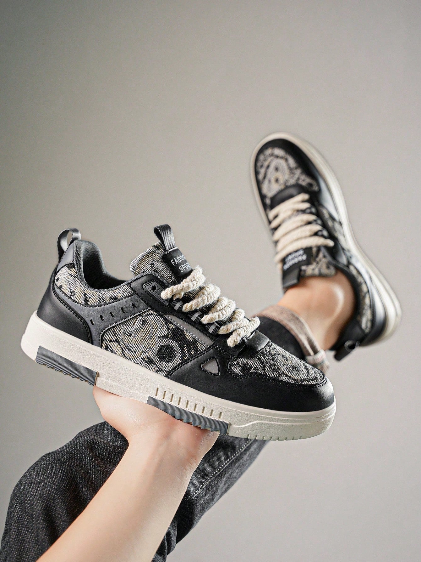 Tênis Masculino Street Casual Estampa Urbana Cadarço Reforçado Tênis Masculino Street Casual Estampa Urbana Cadarço